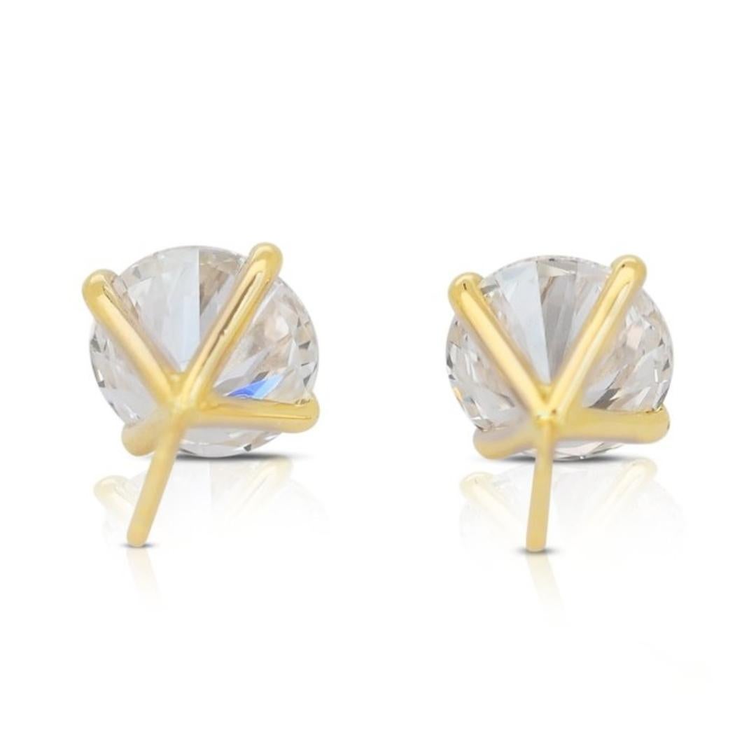 Clous d'oreilles élégants en or jaune 18 carats avec diamants de 3,20 carats certifiés IGI en vente 2