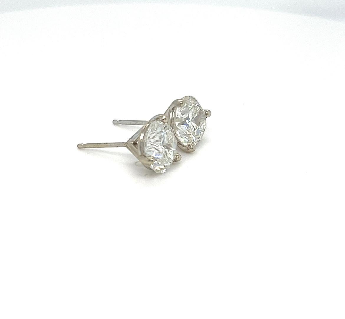 Elegant 4.12 Carat Total Round Natural Diamond Stud Earrings - Timeless Beauty! In New Condition For Sale In Miami, FL