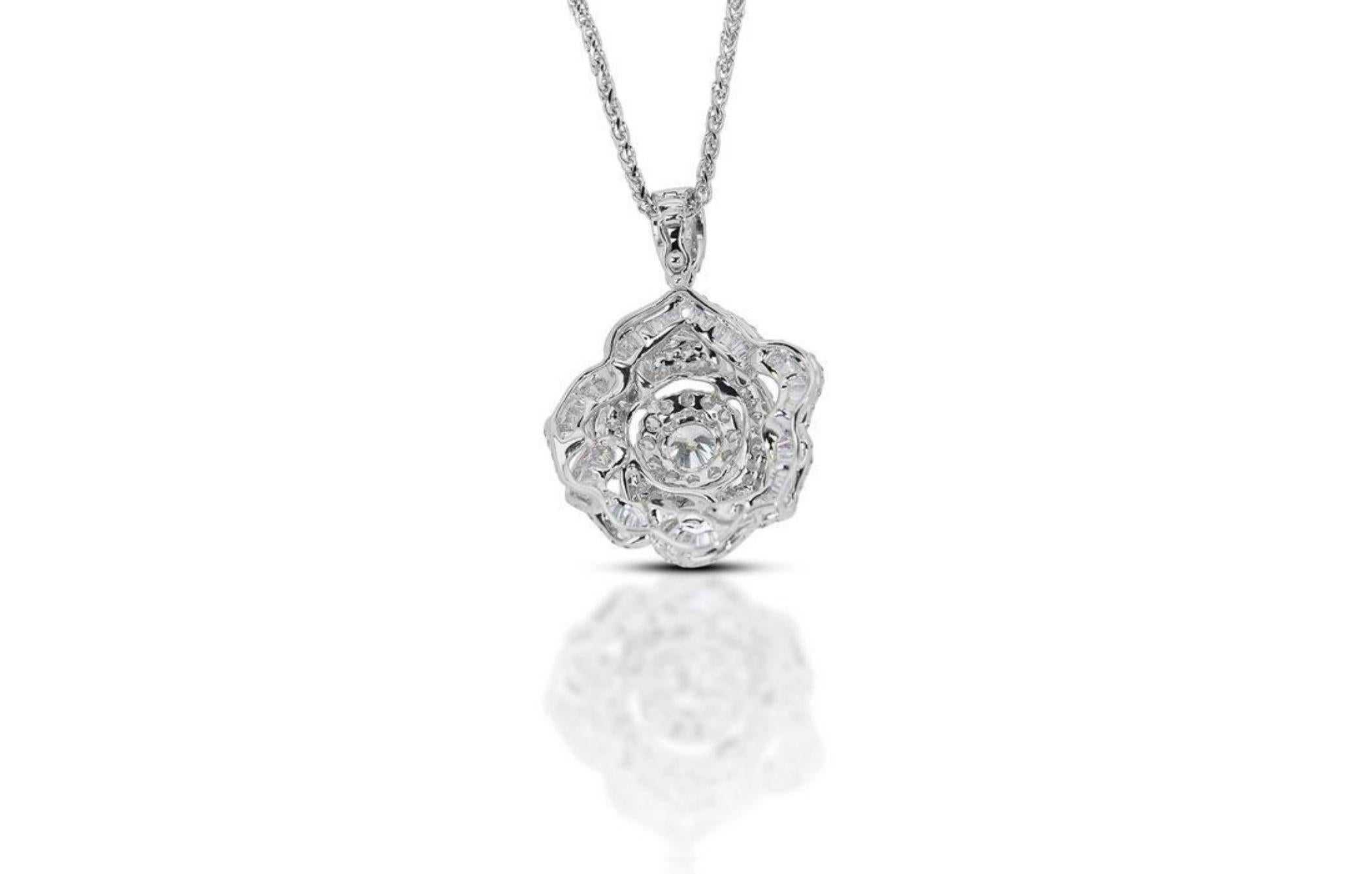 Women's Elegant 4.66ct Diamond Necklace For Sale