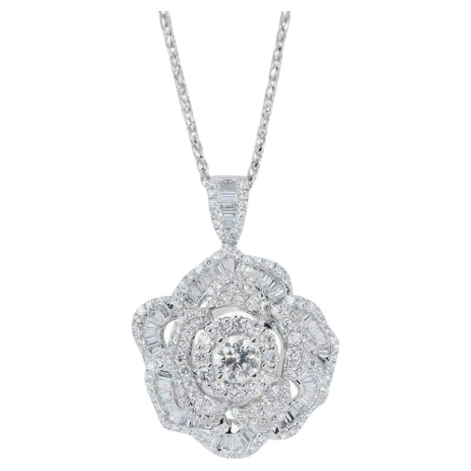 Elegant 4.66ct Diamond Necklace For Sale
