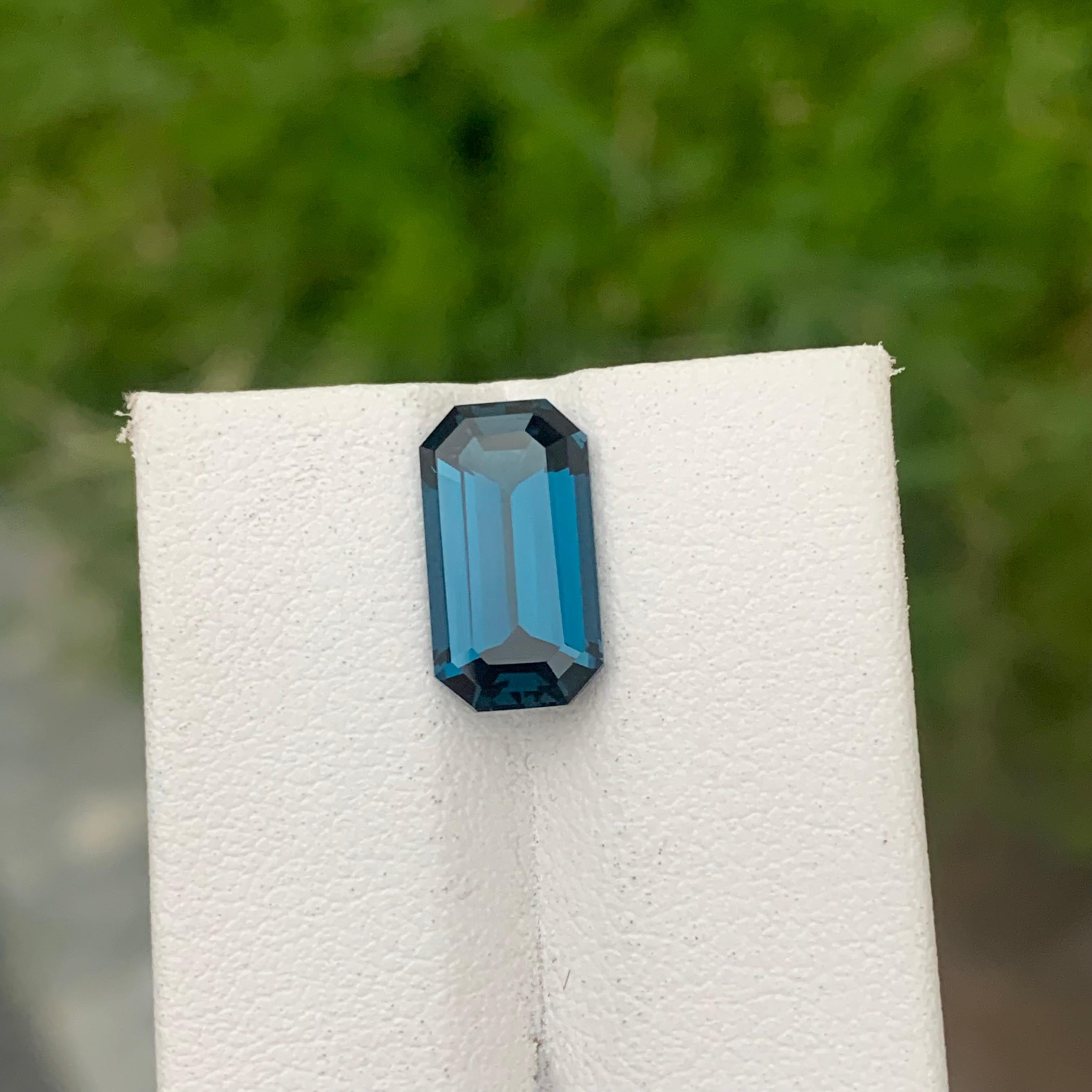 Elegant 4.85 Carat Faceted London Blue Topaz Ring Gem Emerald Cut Stone For Sale 6