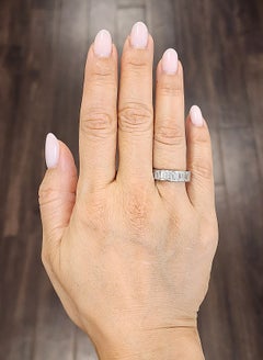 5,93 ct Lünettenring mit Smaragdschliff Ewigkeitsring