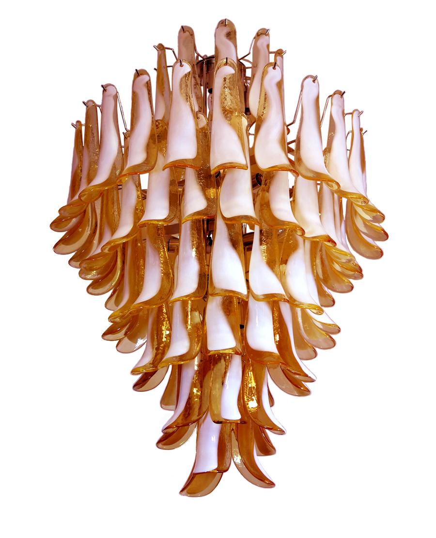 Elegant 82-Petal Chandelier, Murano 2