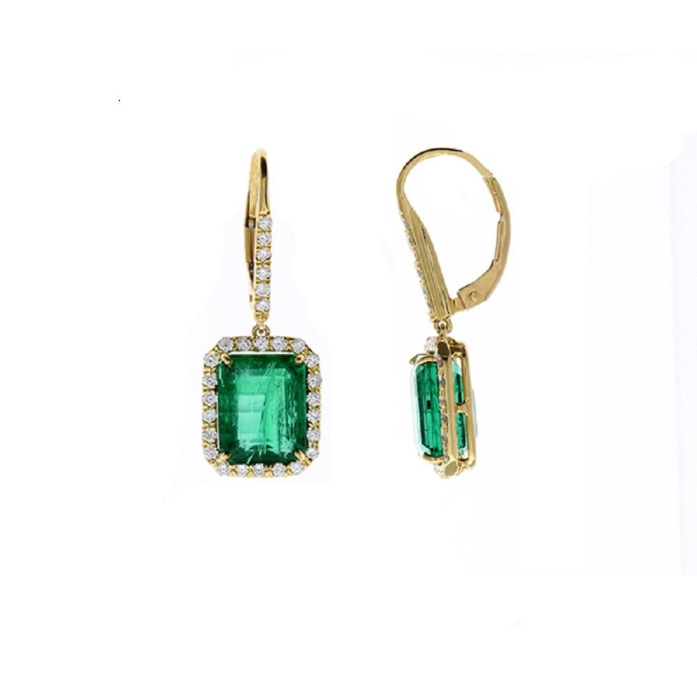 Elegantes Pendientes de Oro Amarillo de 18 quilates con Esmeralda Verde y Diamantes de 8,55 quilates Contemporáneo en venta