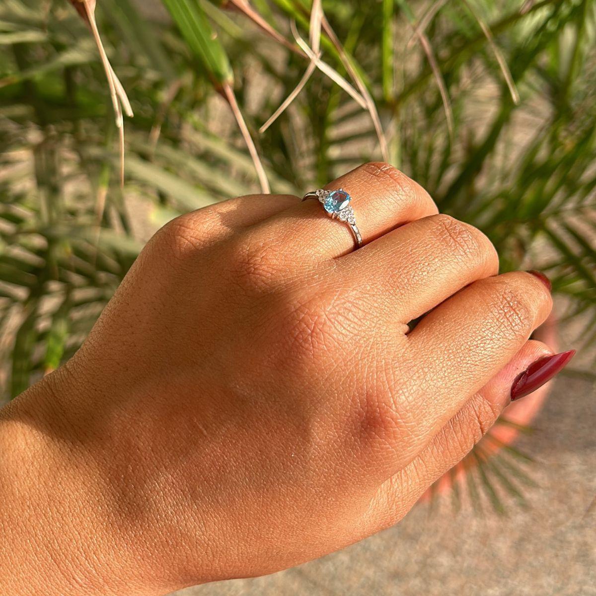 For Sale:  Elegant 925 Sterling Silver Ring with Blue Topaz & Sparkling CZ Accents for Her 4
