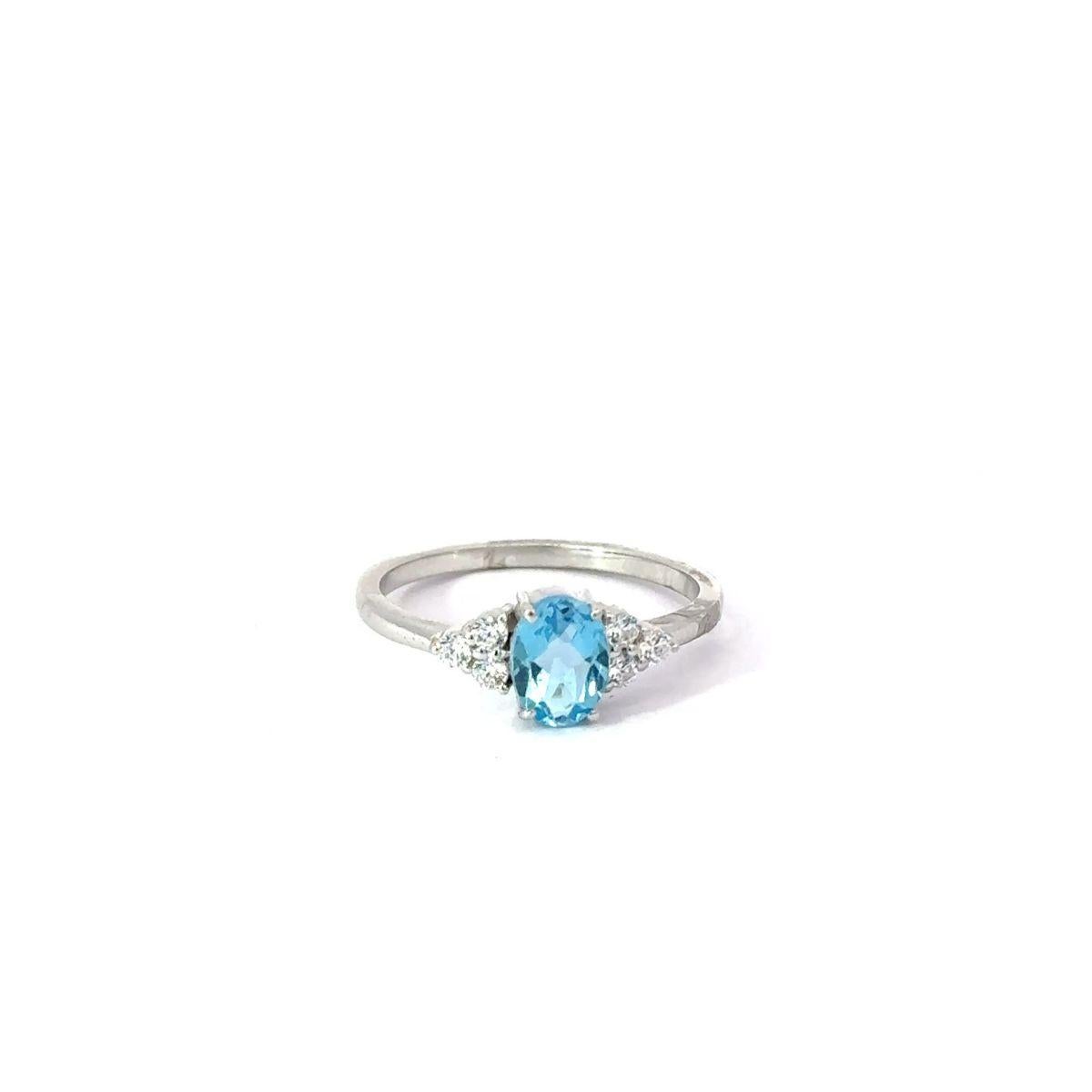 For Sale:  Elegant 925 Sterling Silver Ring with Blue Topaz & Sparkling CZ Accents for Her 5