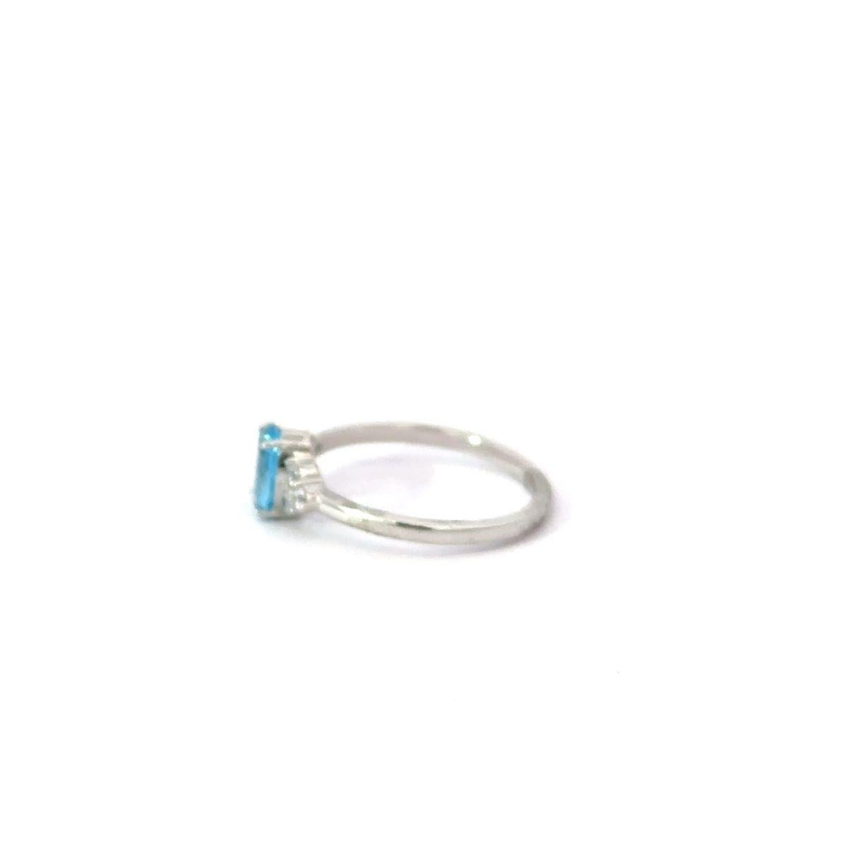 For Sale:  Elegant 925 Sterling Silver Ring with Blue Topaz & Sparkling CZ Accents for Her 6