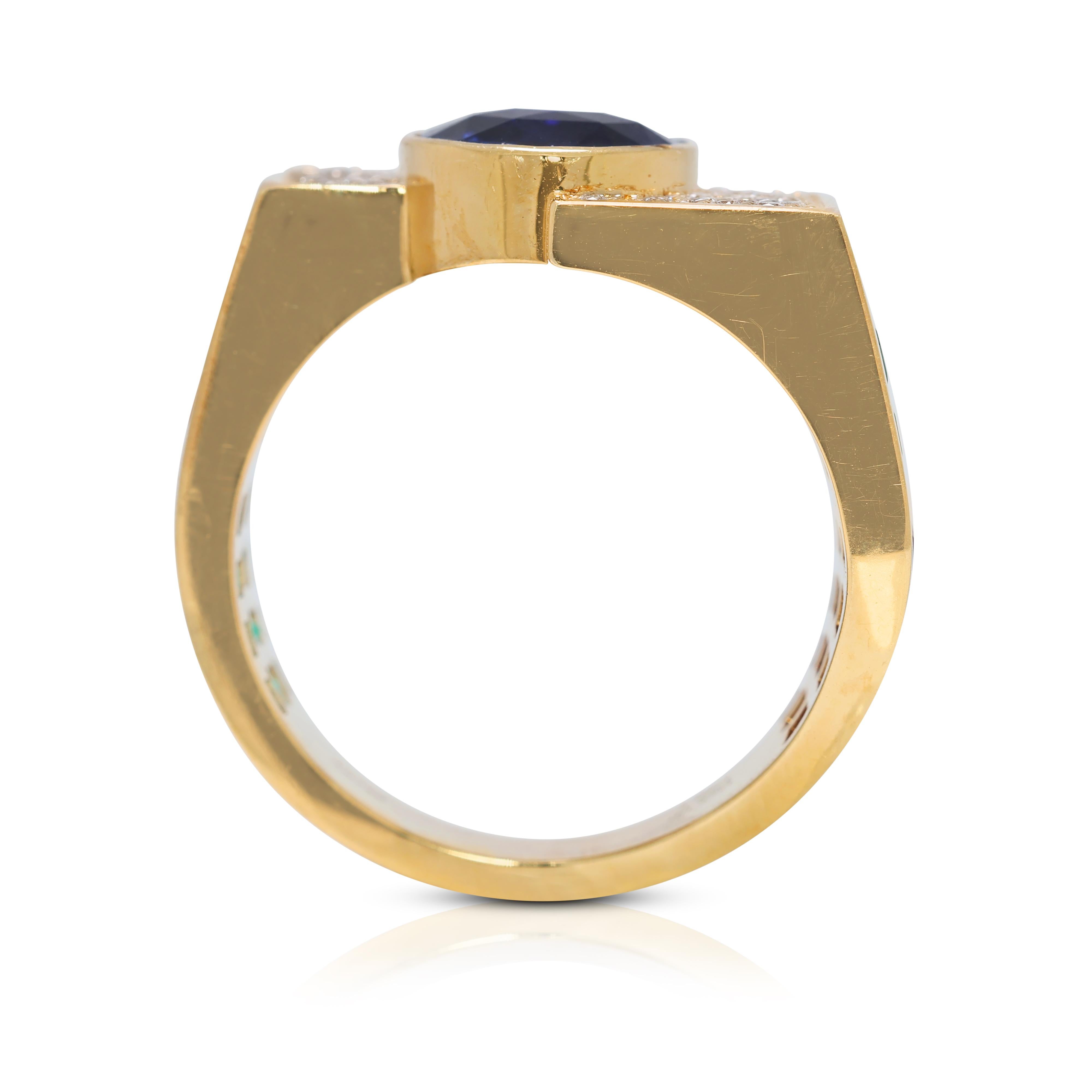 Elegant 9.52ct Sapphire, Emerald, Ruby & Natural Diamond Ring in 18K Yellow Gold For Sale 3