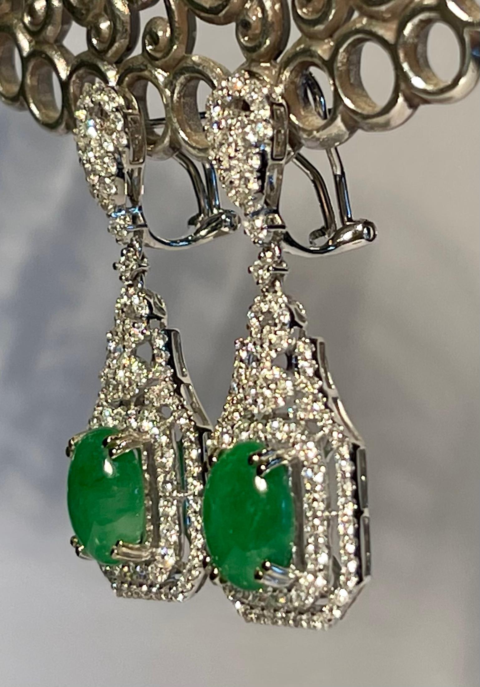 Cabochon Elegant 9.83 Carat 18 Karat White Gold Art Deco Style Jade and Diamond Earrings