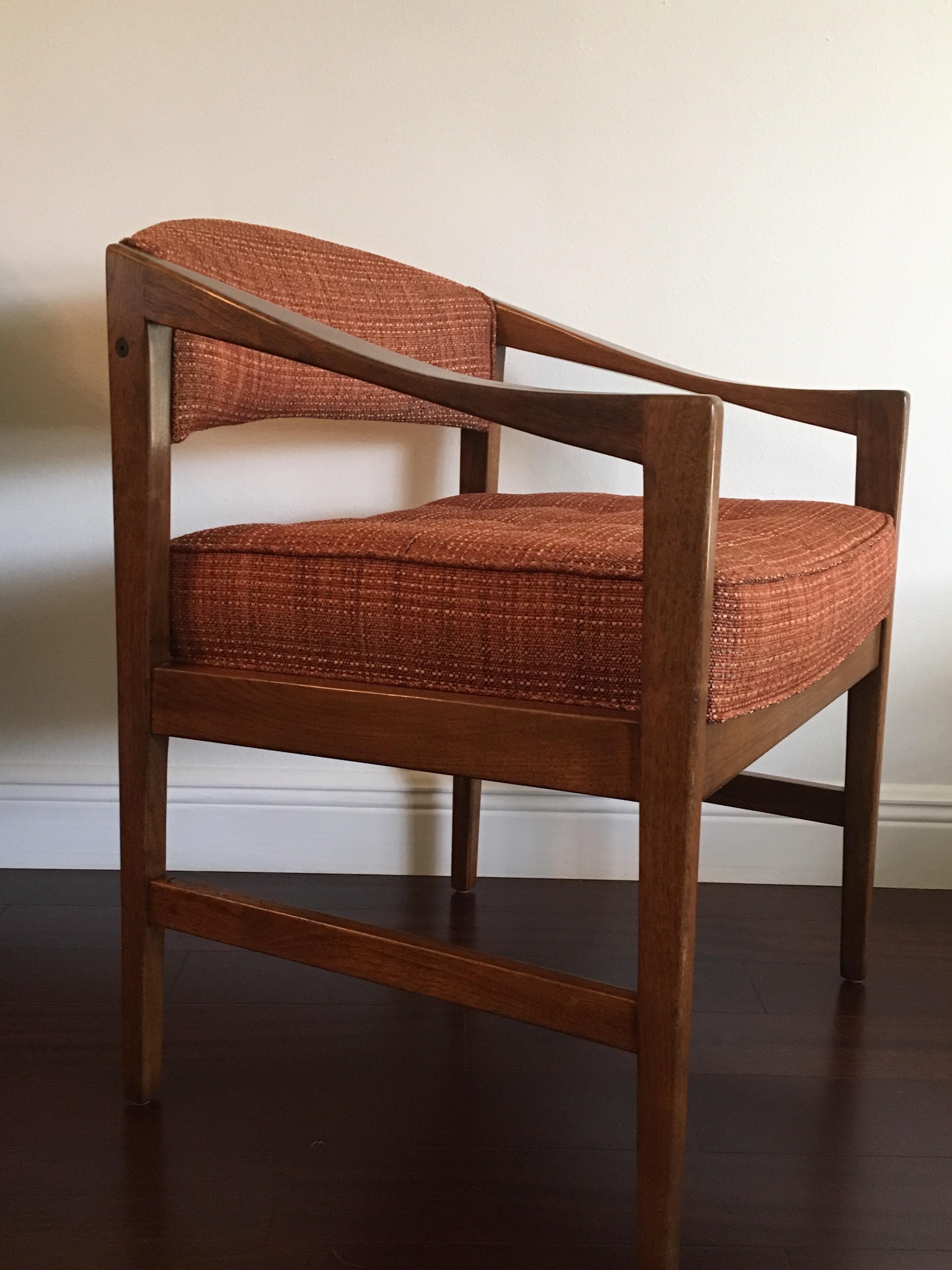 A gorgeous Quinn chair designed by Edward Wormley for Dunbar. Model no. 1170. Chair retains the original finish with exceptionally minor wear to the frame.