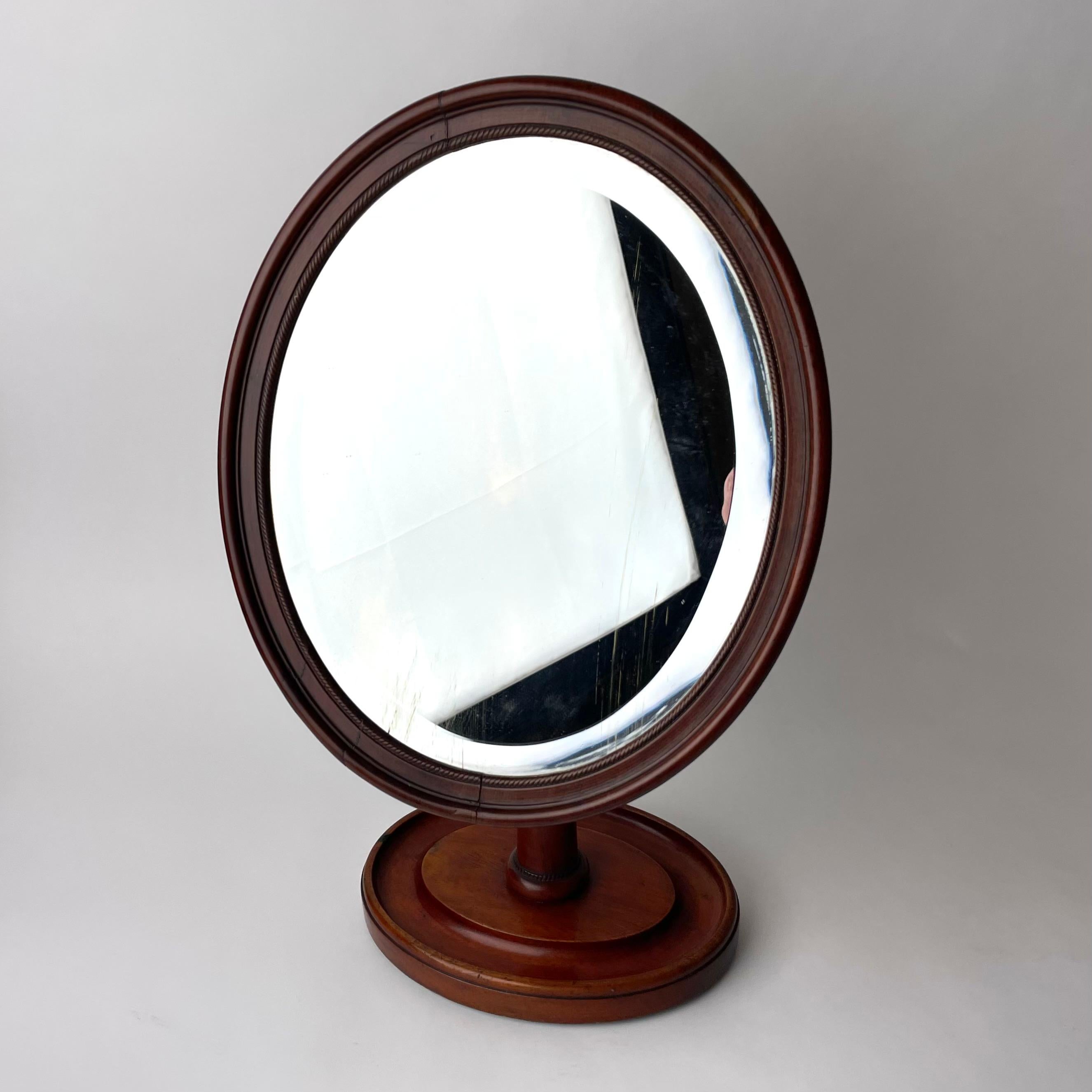 Elegant adjustable Table Mirror from the late 19th Century For Sale 9
