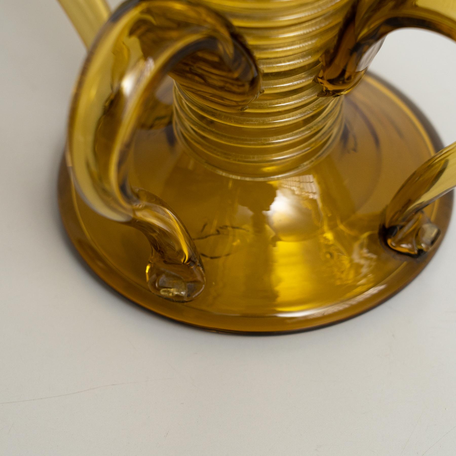 Elegante Vase aus mundgeblasenem Bernsteinglas - spanische Kunst des frühen 20. Jahrhunderts im Angebot 2