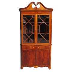 Elegant American Mahogany Satinwood Inlaid Corner Cupboard,  Va , Circa 1800 