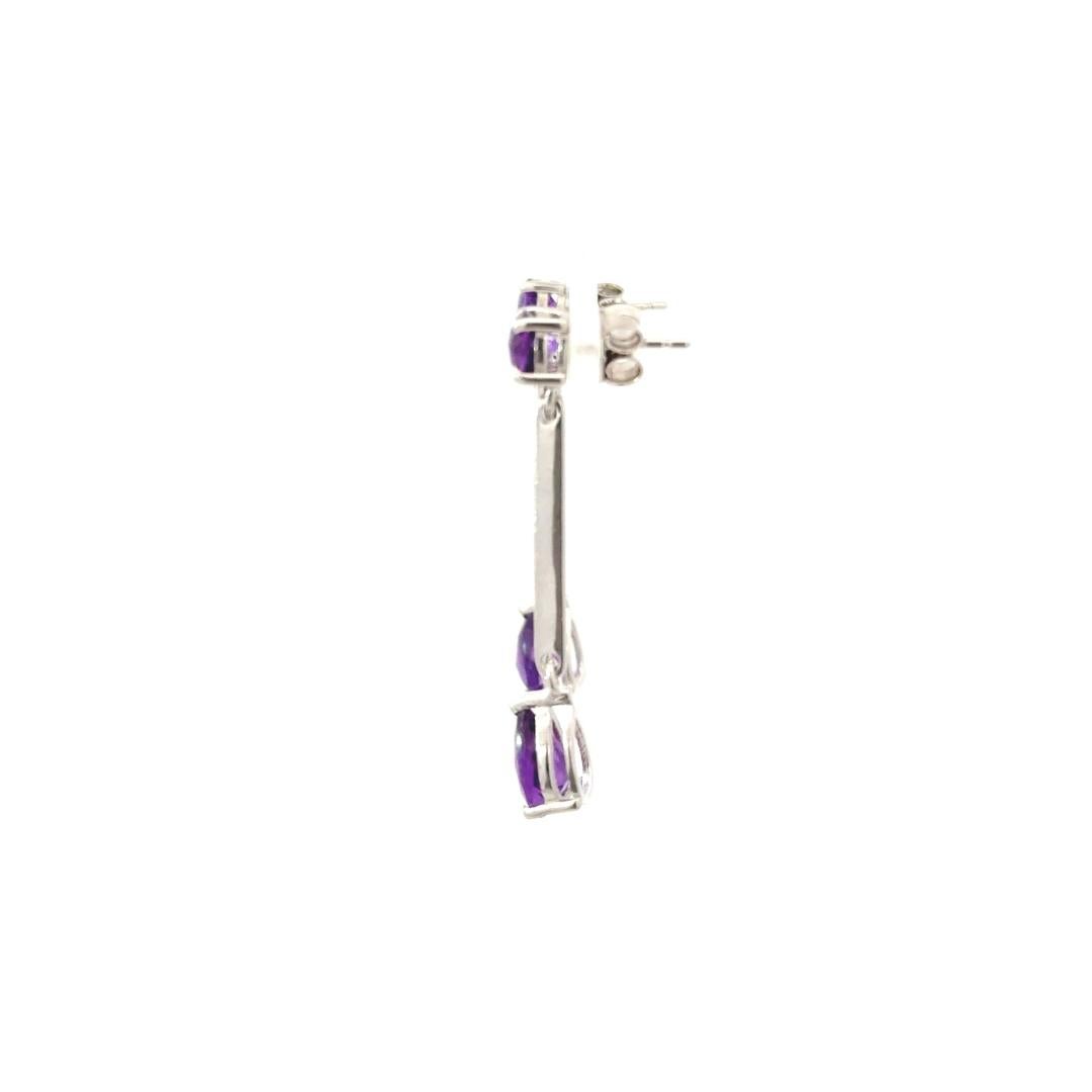 Elegant Amethyst Long Dangeling Drop Earrings for Graduation in Sterling Silver In New Condition For Sale In New York, NY