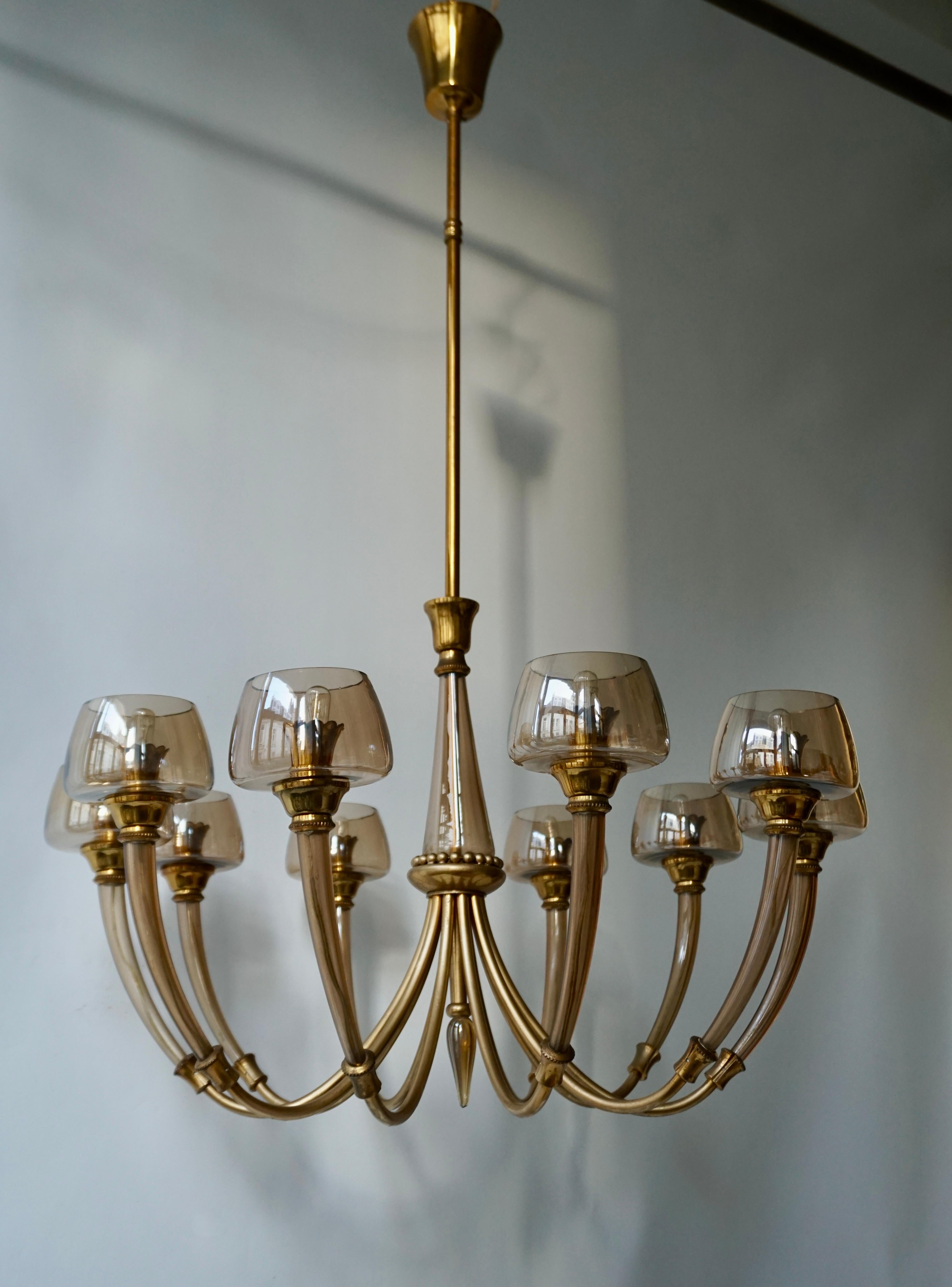Elegant Murano Glass and Brass Chandelier For Sale 3