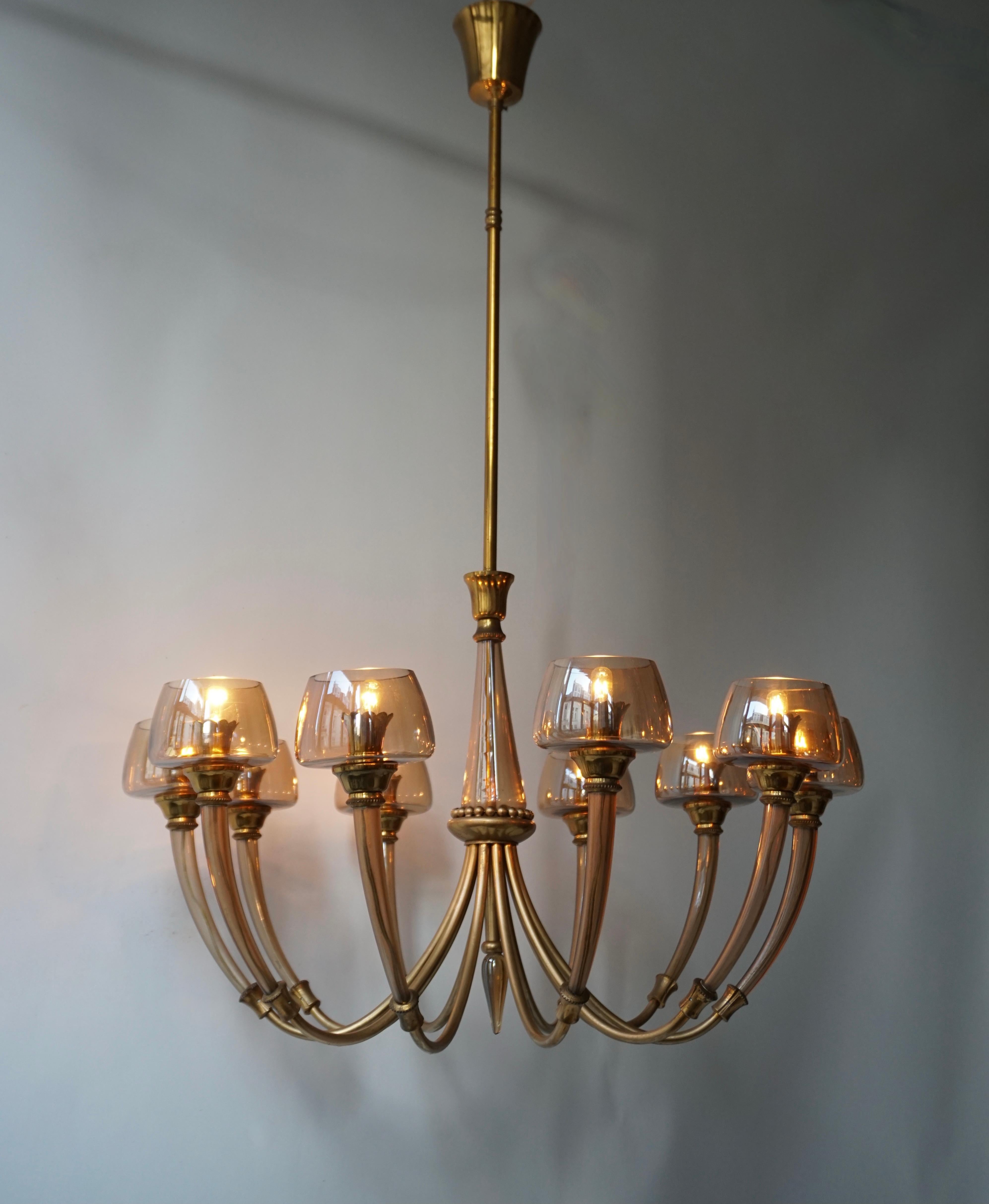 Elegant Murano Glass and Brass Chandelier For Sale 5