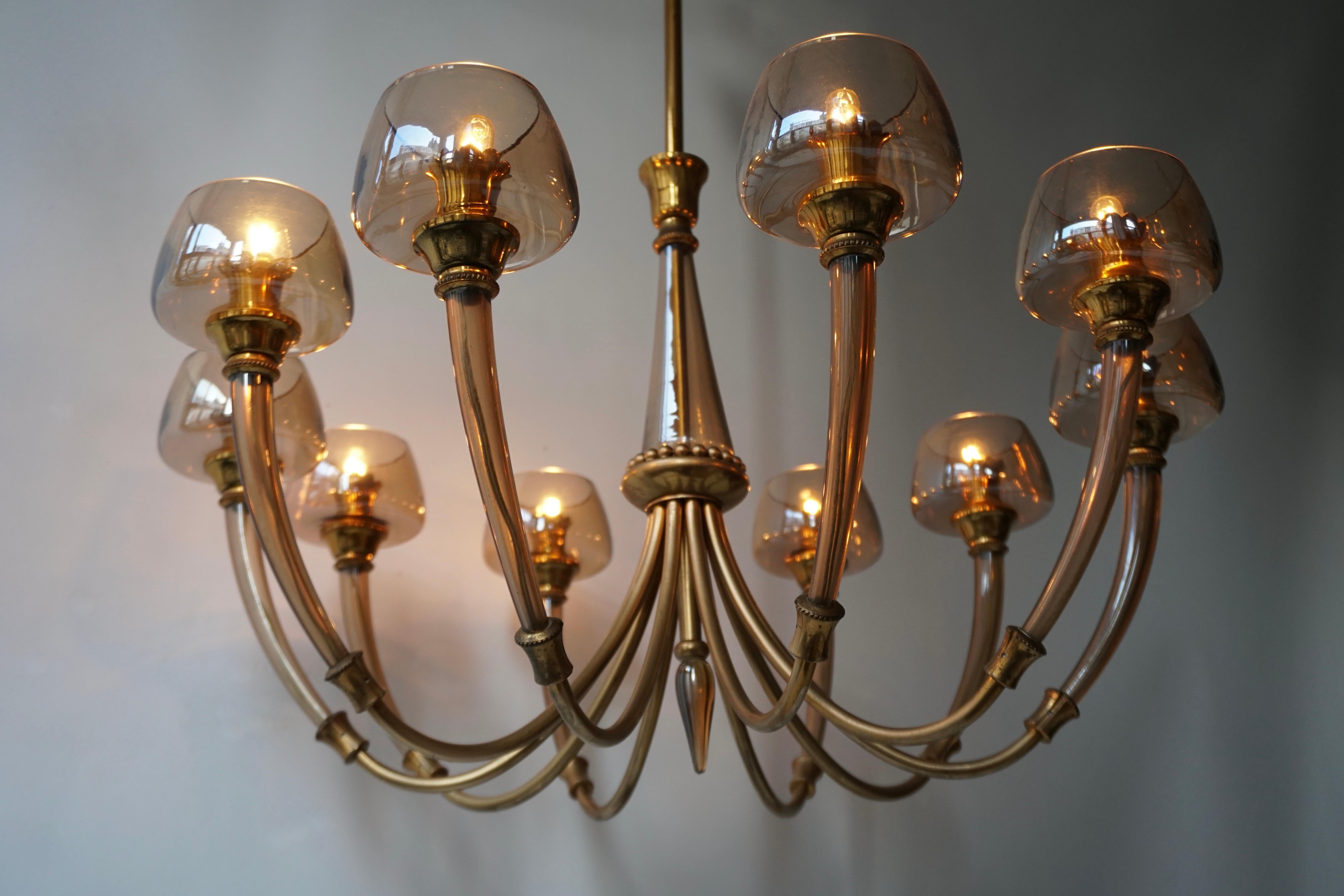 Elegant Murano Glass and Brass Chandelier For Sale 7
