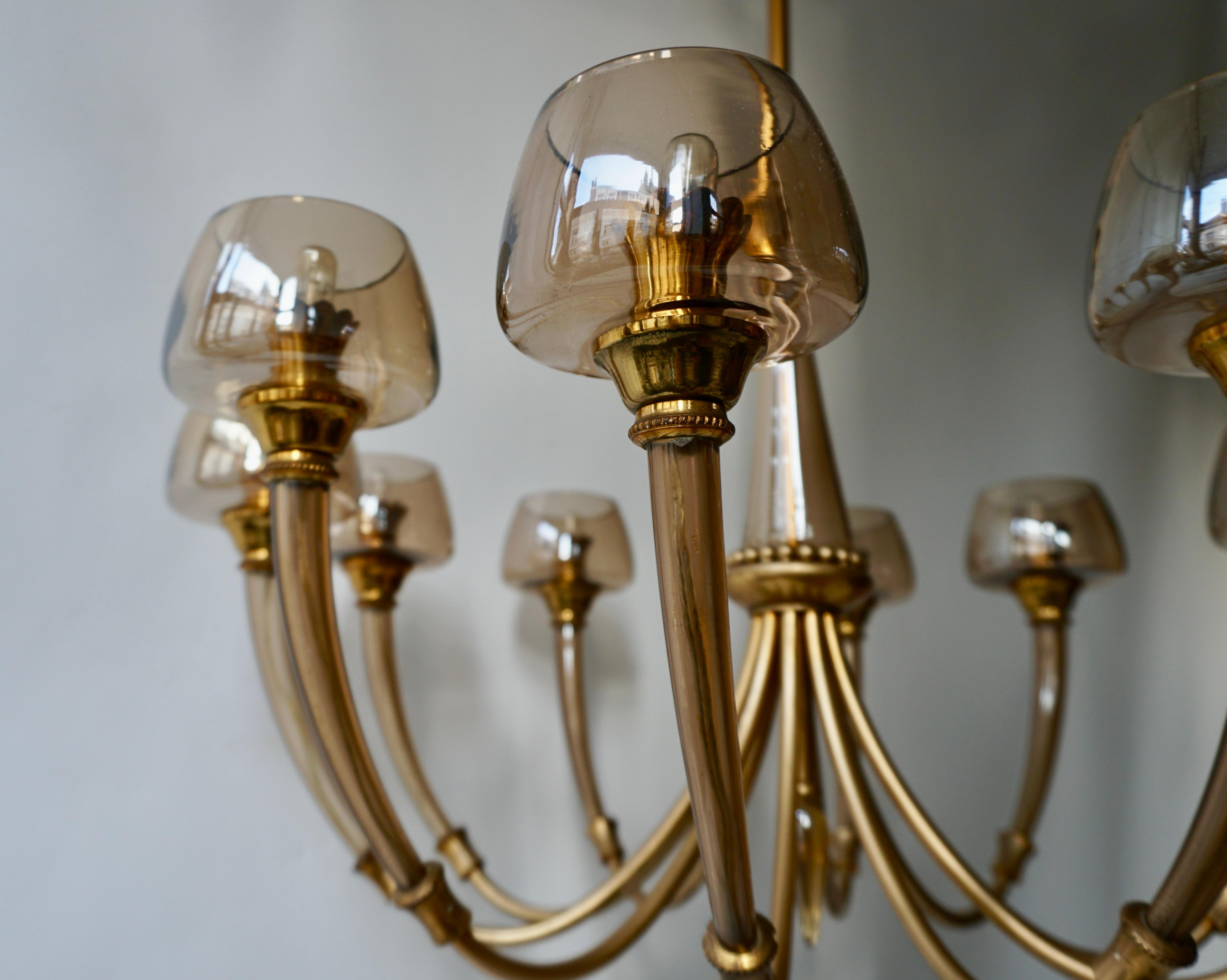 Elegant Murano Glass and Brass Chandelier For Sale 10