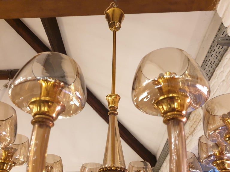 Elegant Murano Glass and Brass Chandelier 12