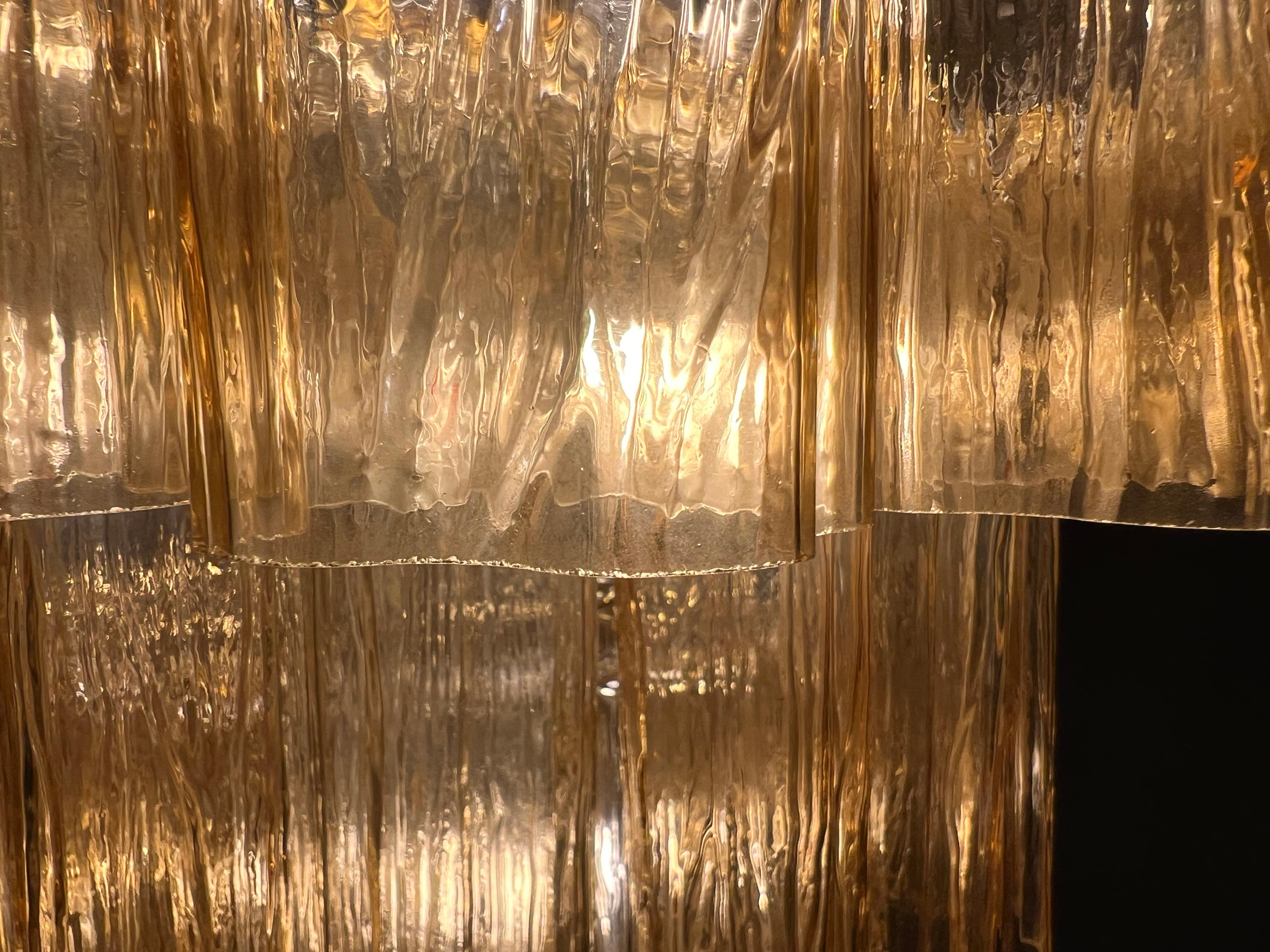 Elegante e affascinante coppia di lampadari italiani di Valentina Planta, Murano in vendita 9