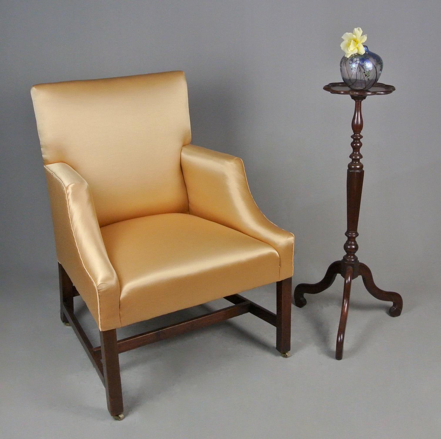 Elegant and Fine George III Library Wing Chair c. 1760 In Good Condition In Heathfield, GB
