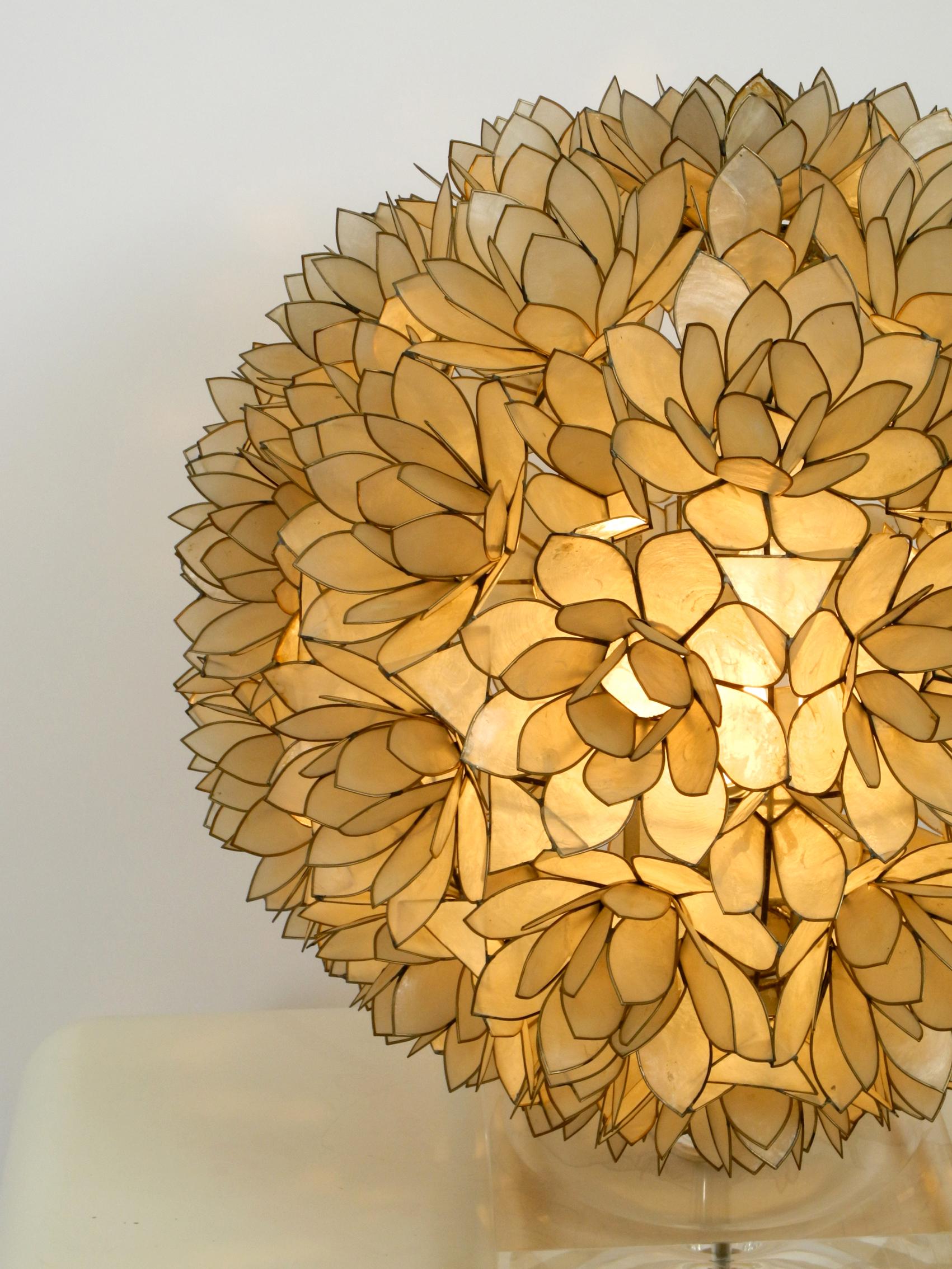 German Elegant and Gorgeous Huge 1970s Flower Table Lamp in Spherical Mother of Pearl