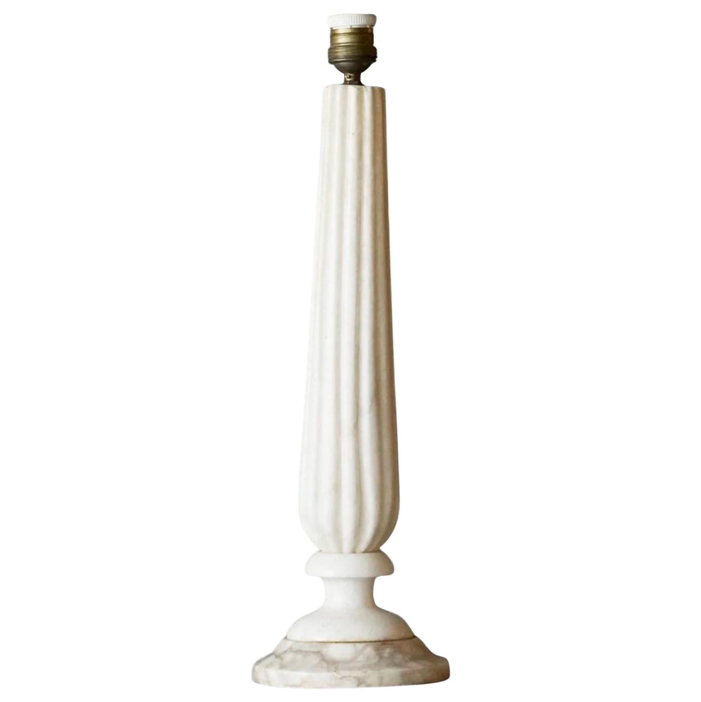 Elegant and Large Table Lamp in Carved Alabaster Italy 1950s For Sale