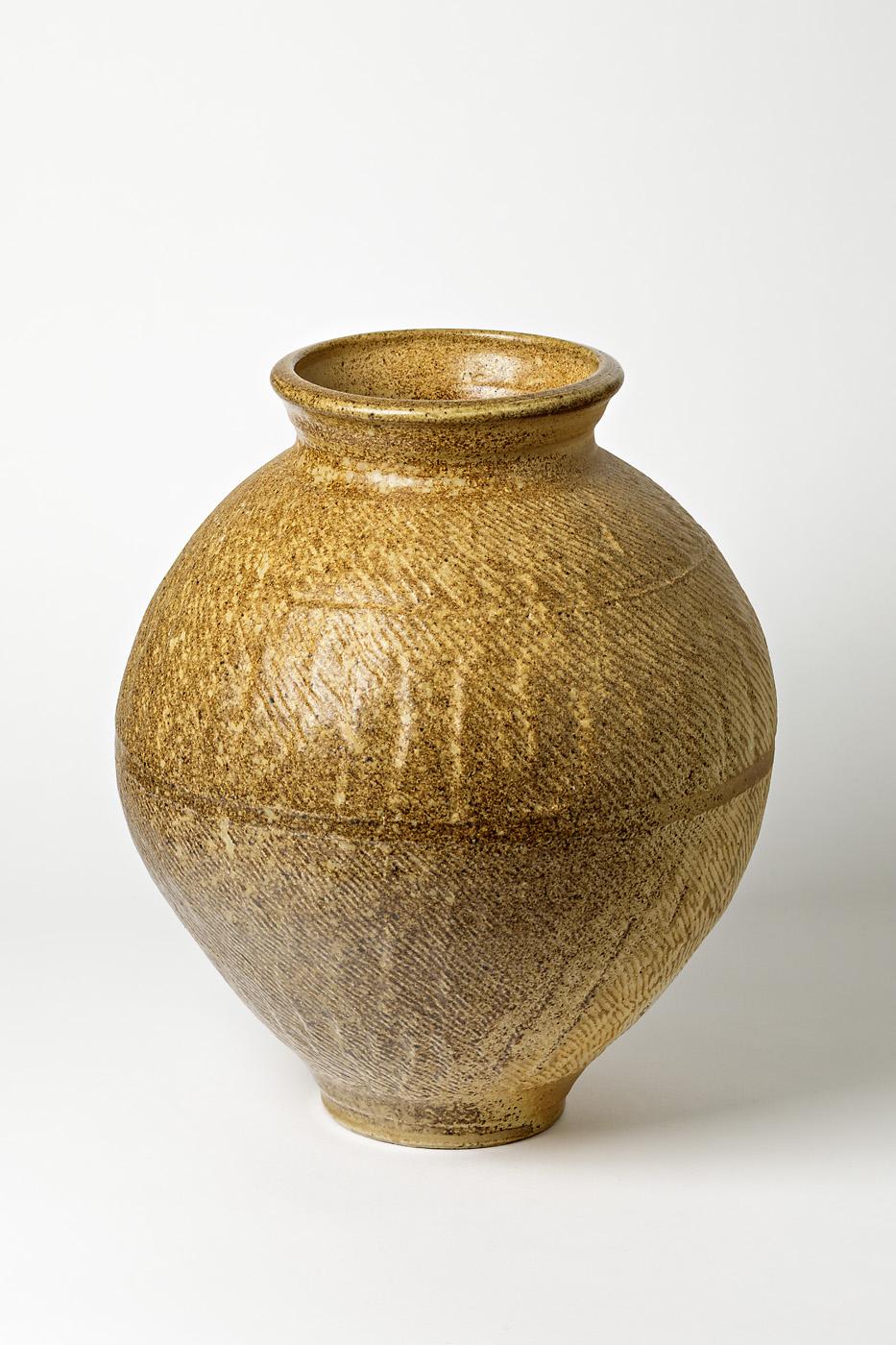 Français Vase de poterie élégant et massif avec glaçure céramique blanche de Steen Kepp en vente