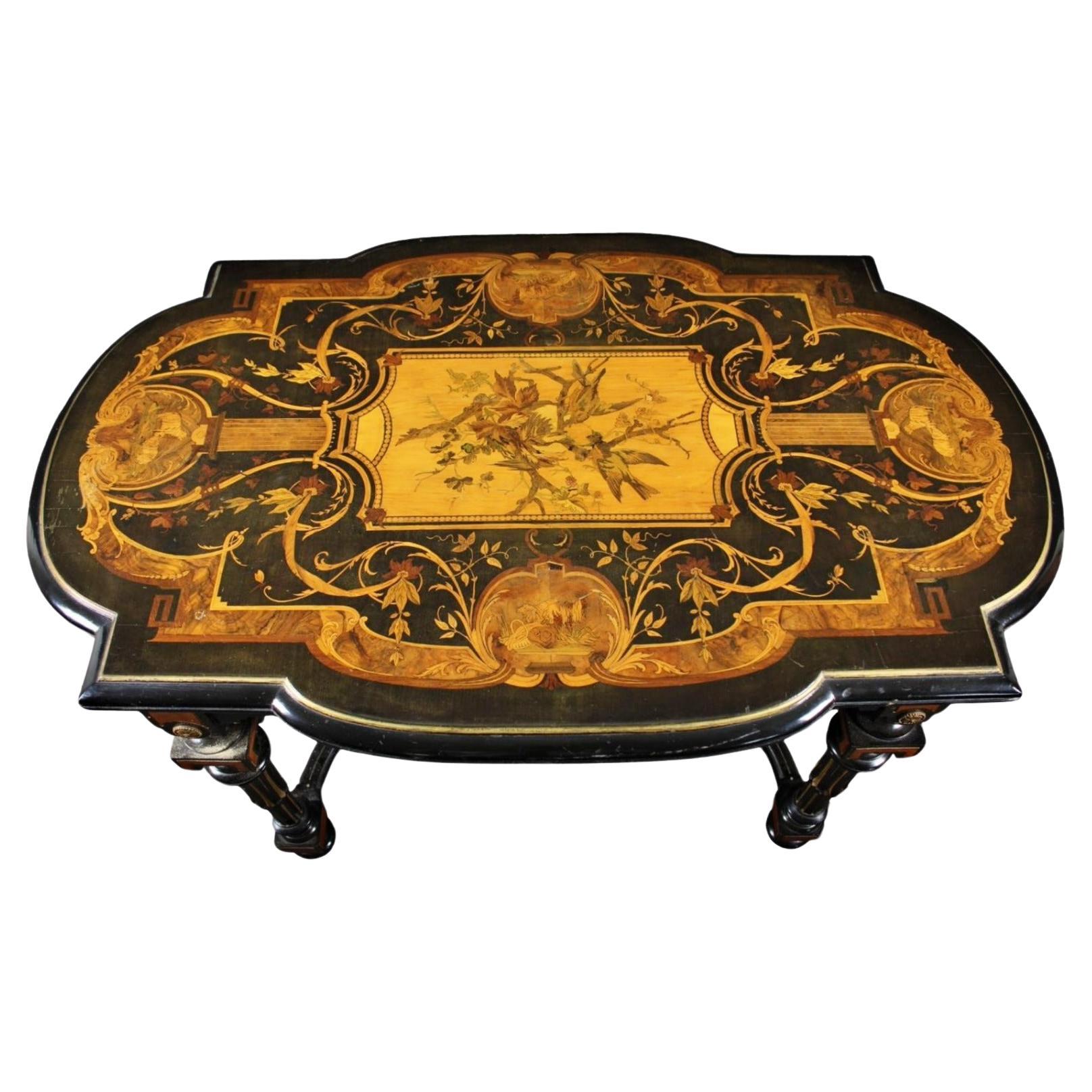 Elegance et préciosité de la table centrale NAPOLEON III 19ème siècle en vente