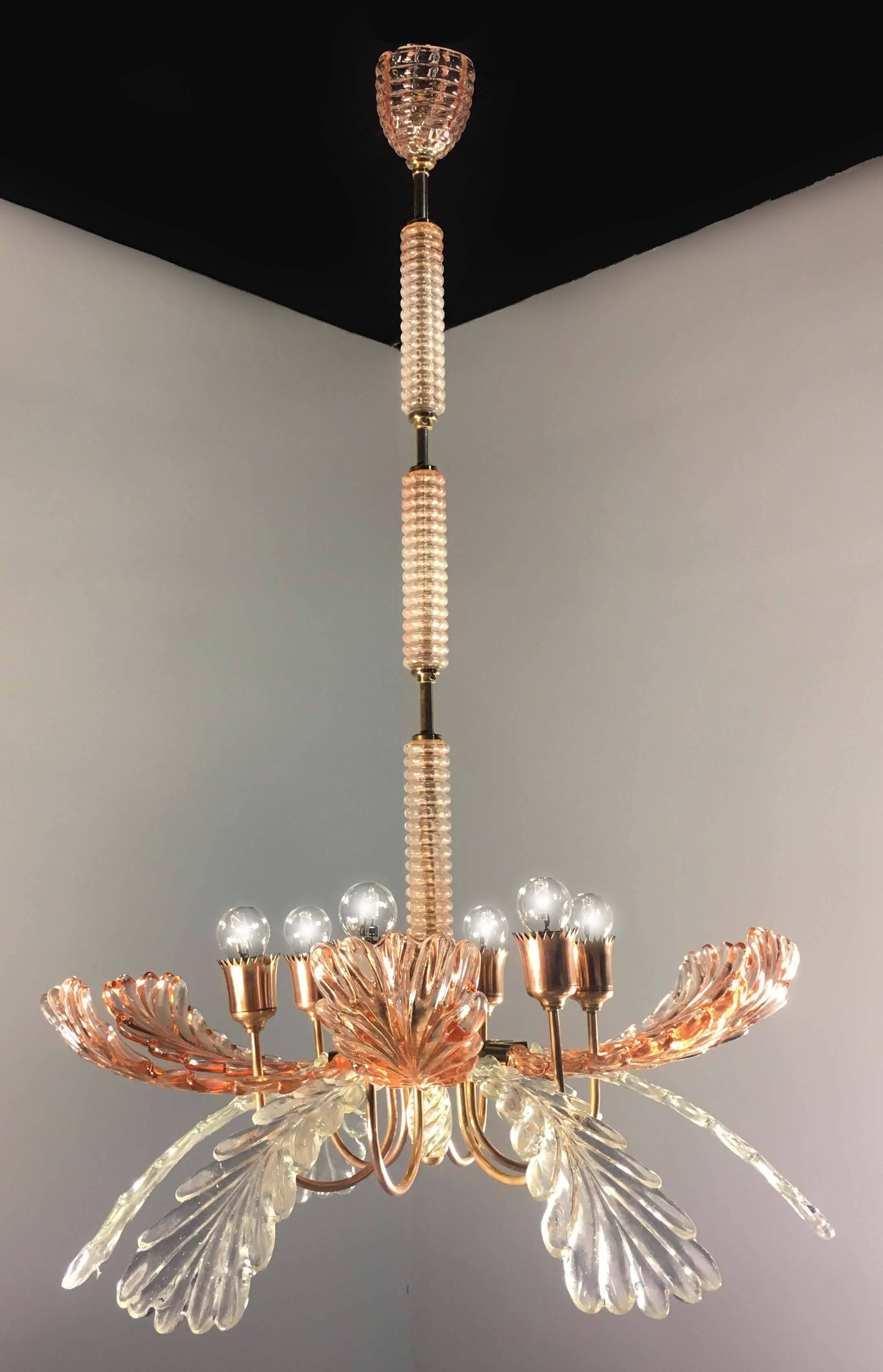 Italian Elegant and Rare Chandelier by Barovier & Toso, Murano, 1940s For Sale