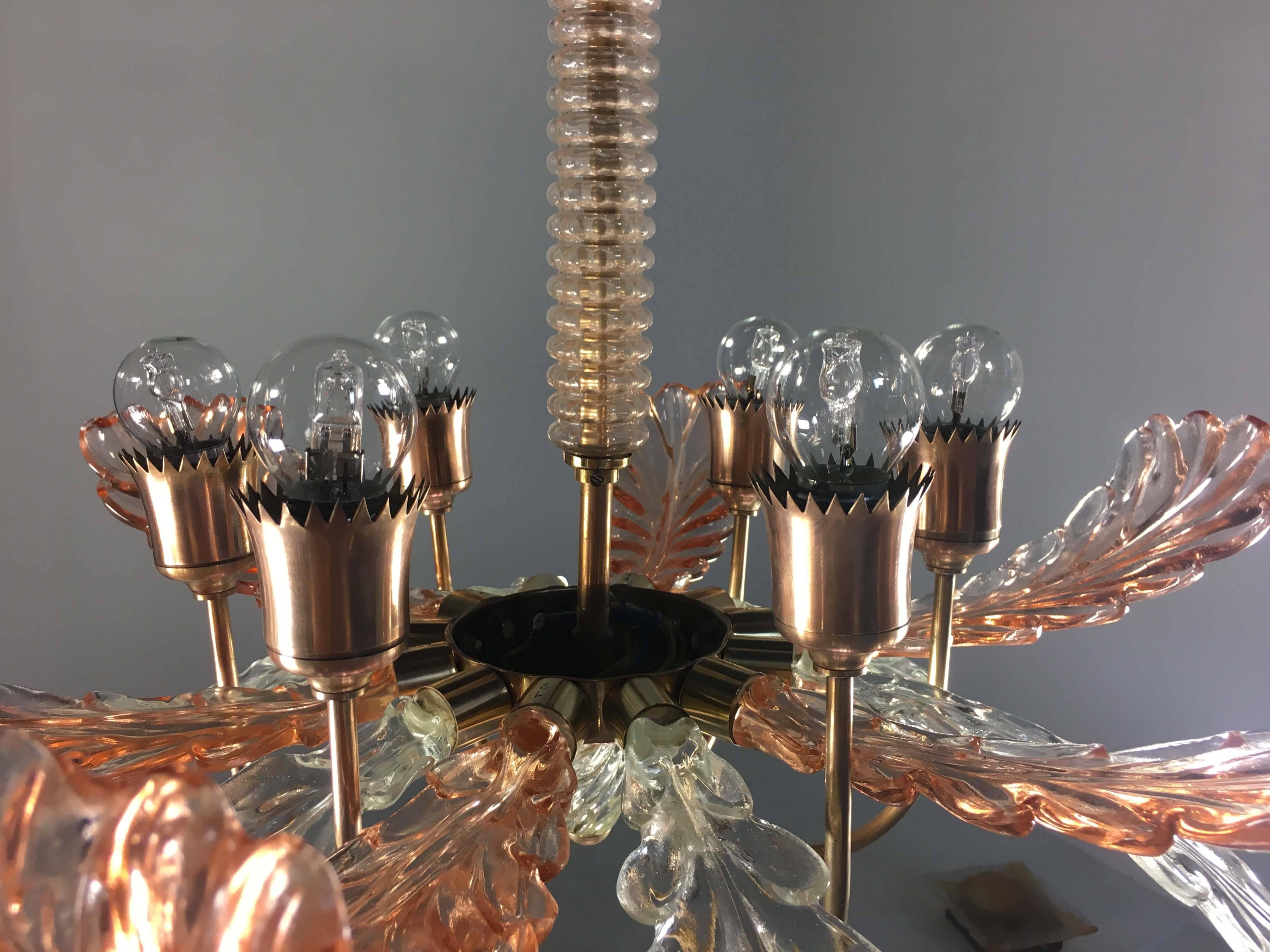 Elegant and Rare Chandelier by Barovier & Toso, Murano, 1940s For Sale 1