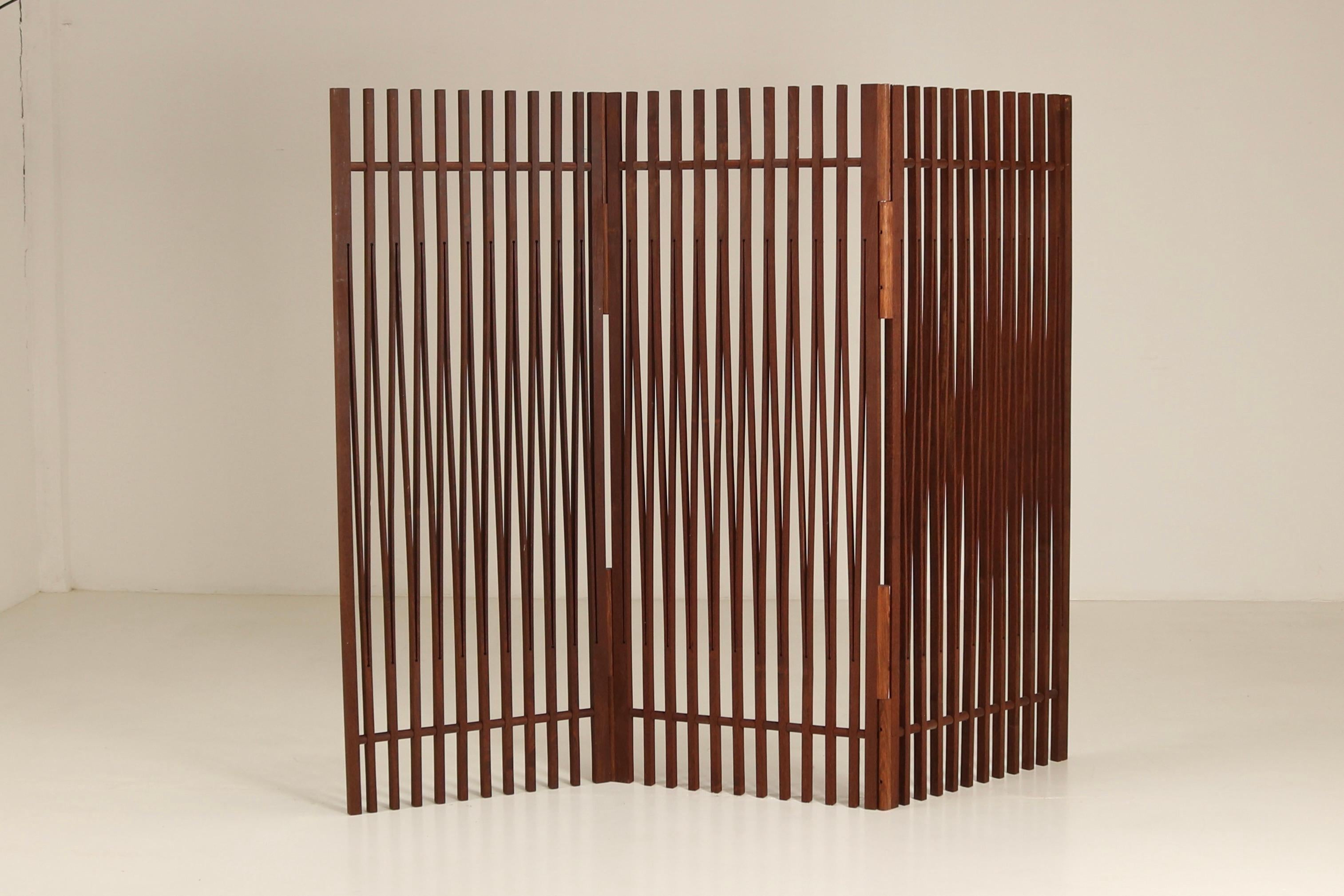 Wood Elegant and rare single-wood piece carved screen by Giorgetti, 1980s 
