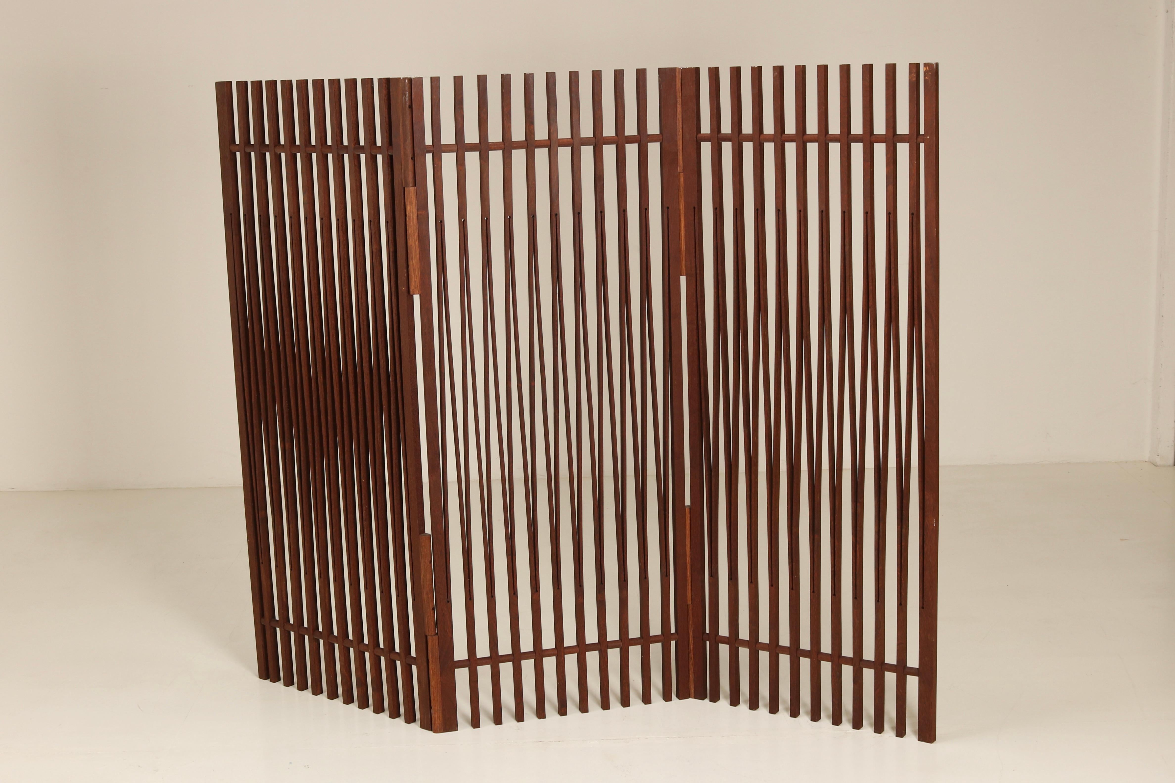 Elegant and rare single-wood piece carved screen by Giorgetti, 1980s  2