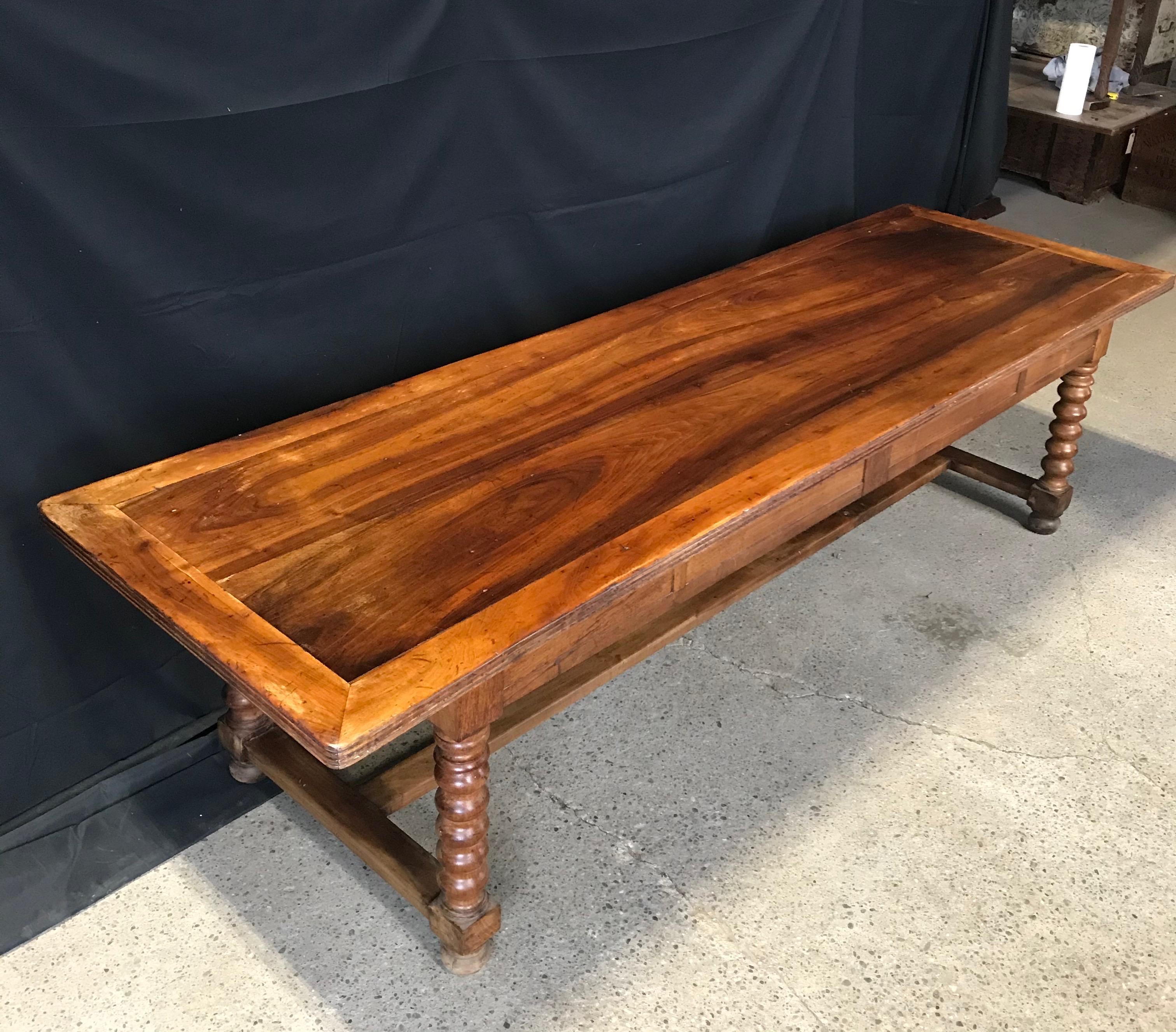 Elegant and Roomy Antique French 19th Century Walnut Dining Table In Excellent Condition In Hopewell, NJ