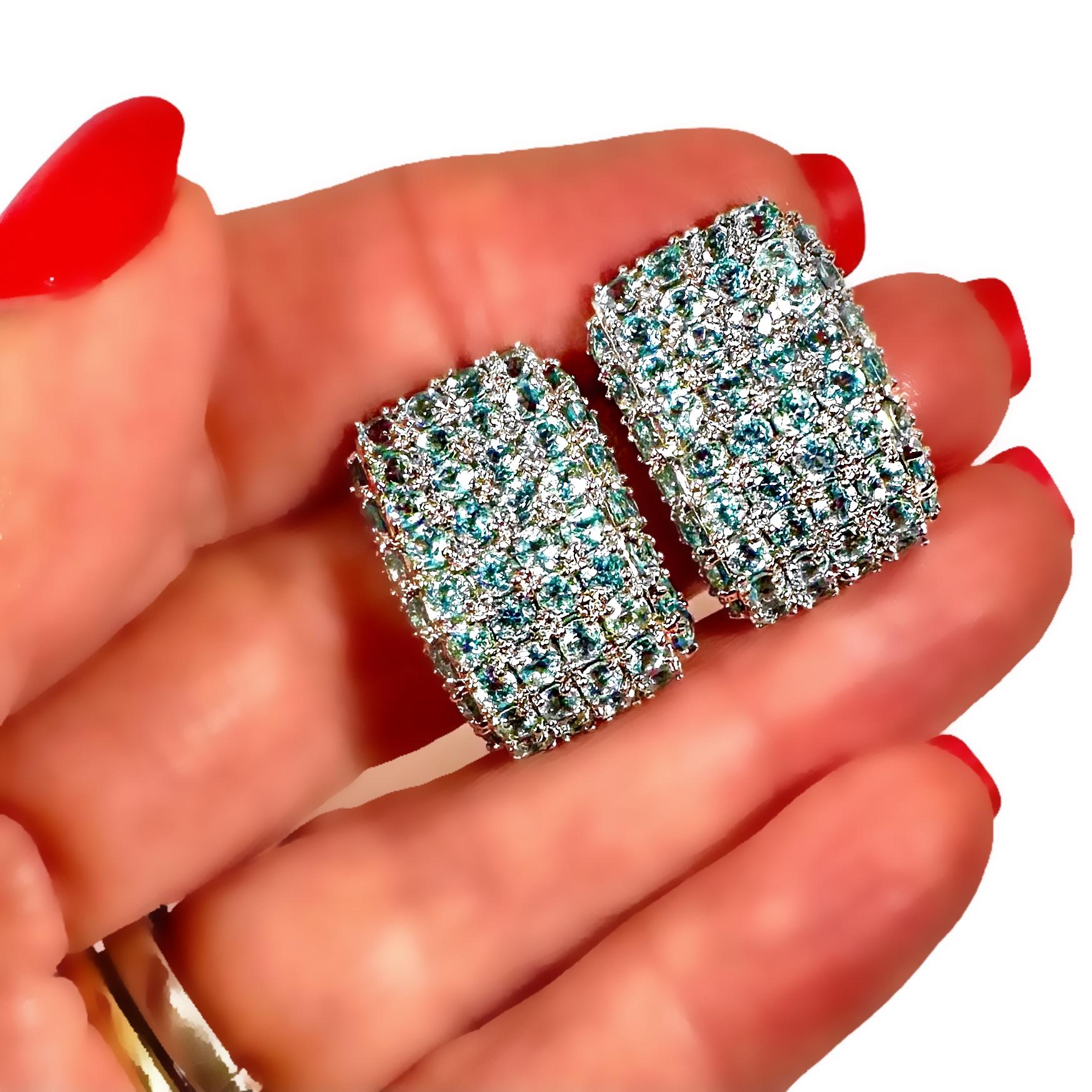 Boucles d'oreilles élégantes et élégantes en or blanc 18 carats et aigue-marine naturelle en vente 6