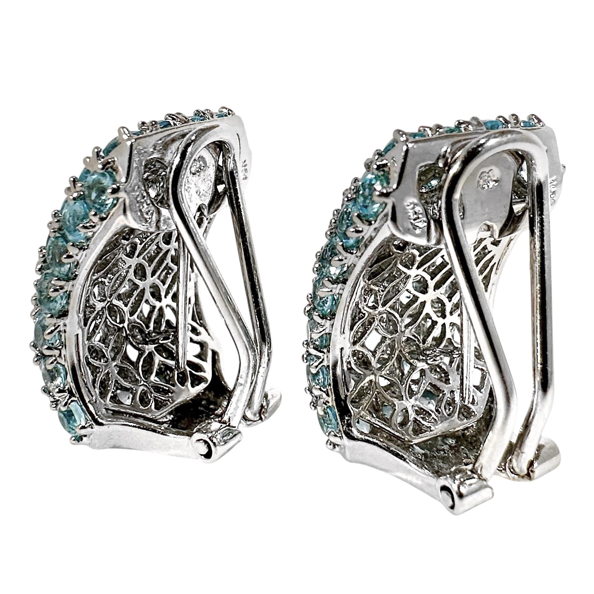 Taille brillant Boucles d'oreilles élégantes et élégantes en or blanc 18 carats et aigue-marine naturelle en vente