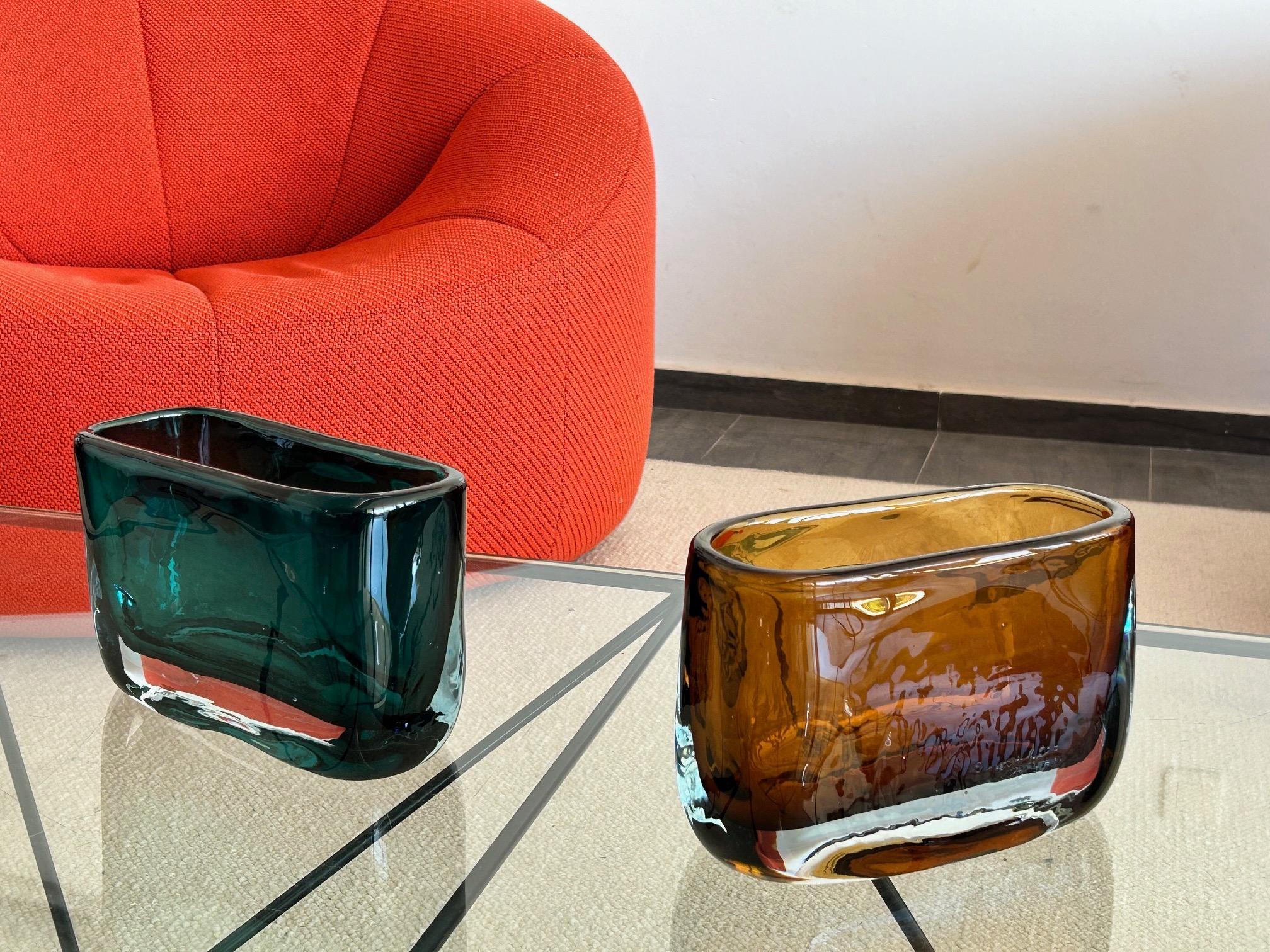 Eleganza e spessore del vaso in vetro degli anni 2000, Italia in vendita 5