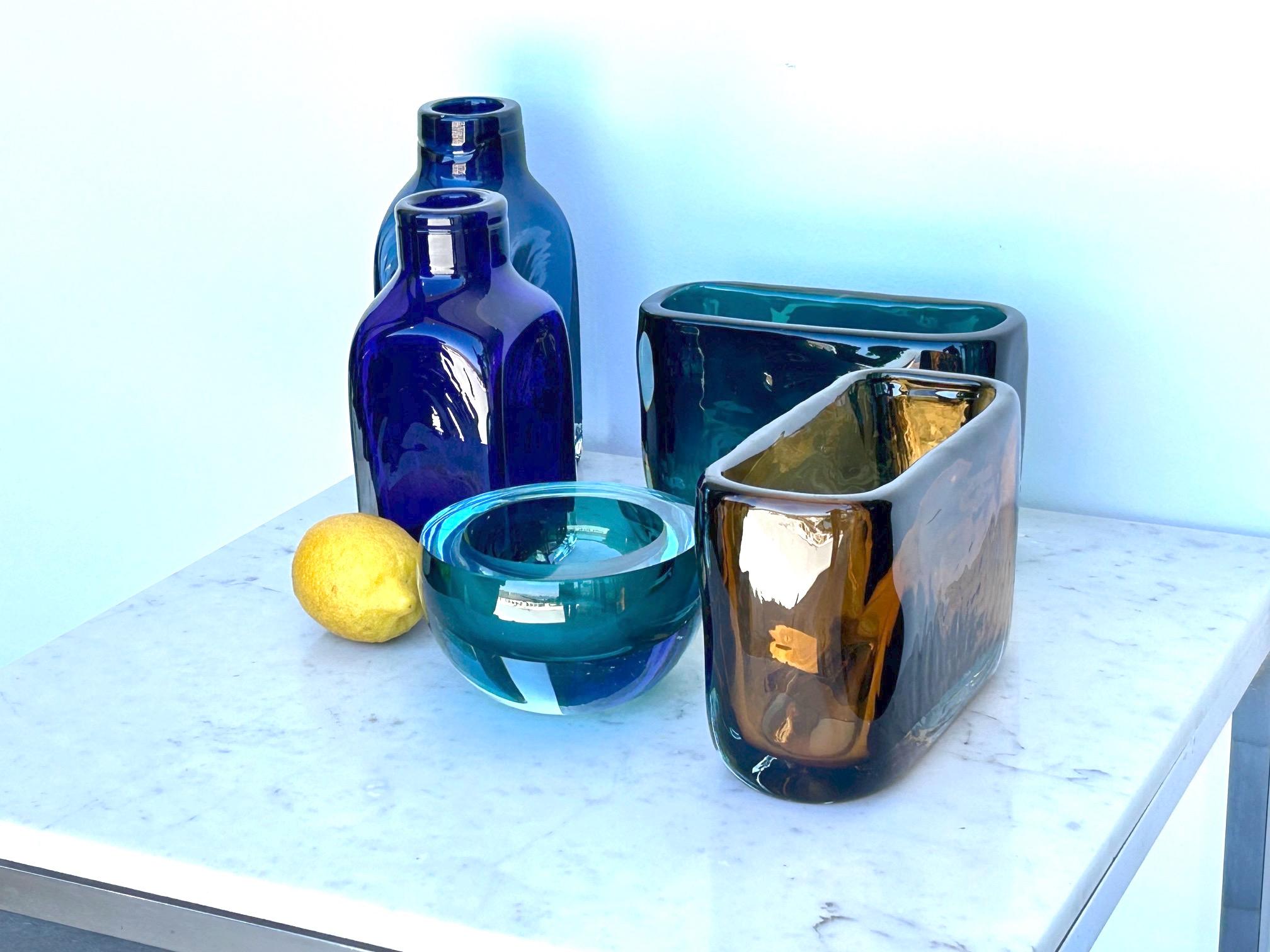 Eleganza e spessore del vaso in vetro degli anni 2000, Italia in vendita 9