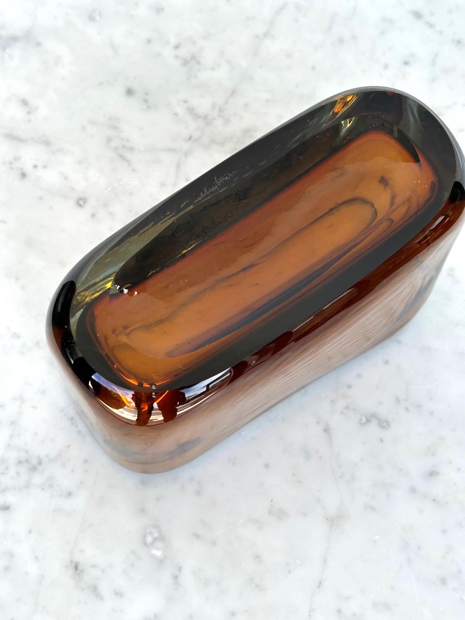 Eleganza e spessore del vaso in vetro degli anni 2000, Italia In condizioni buone in vendita a LE CANNET, FR