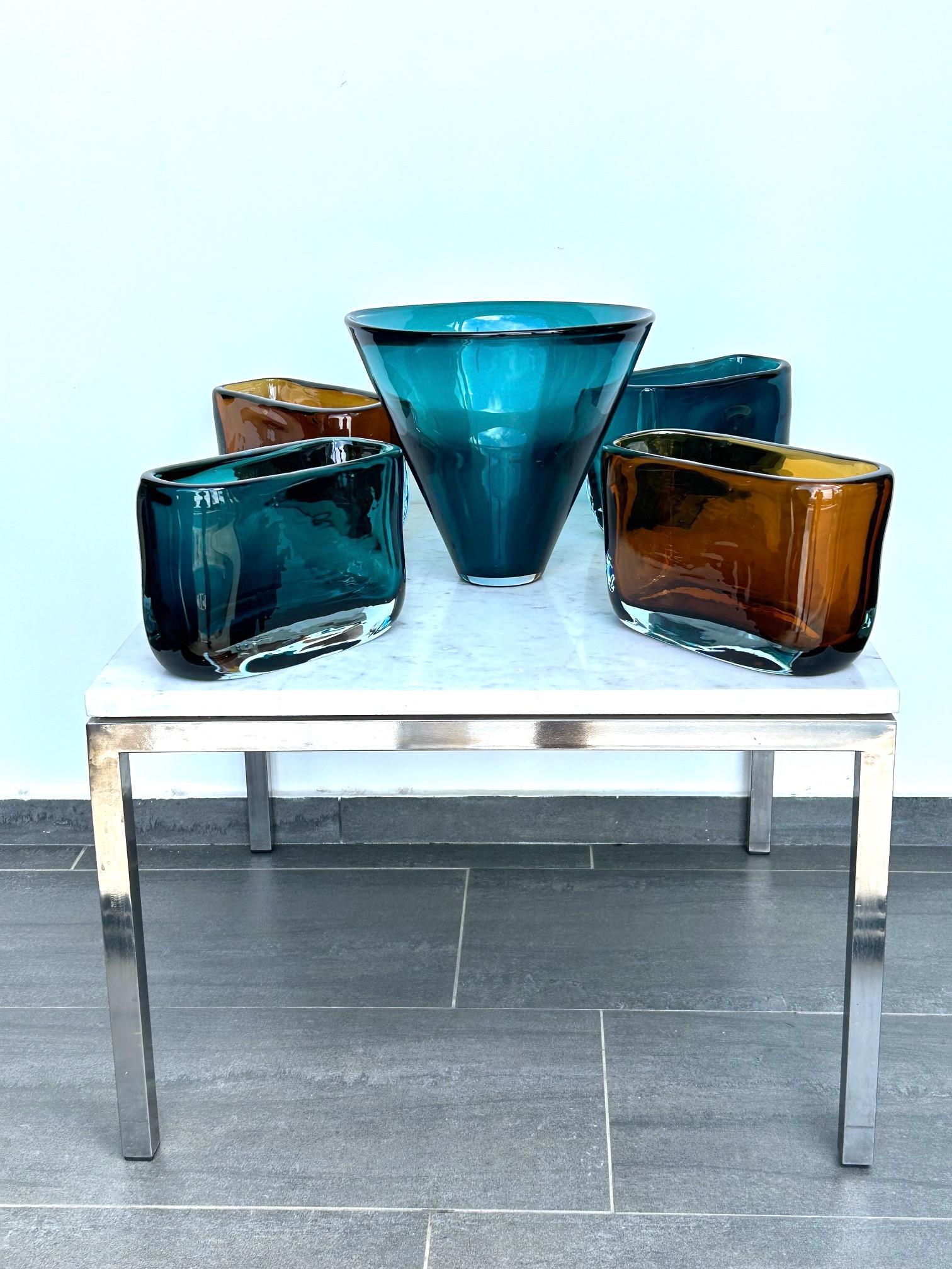 Vetro Eleganza e spessore del vaso in vetro degli anni 2000, Italia in vendita
