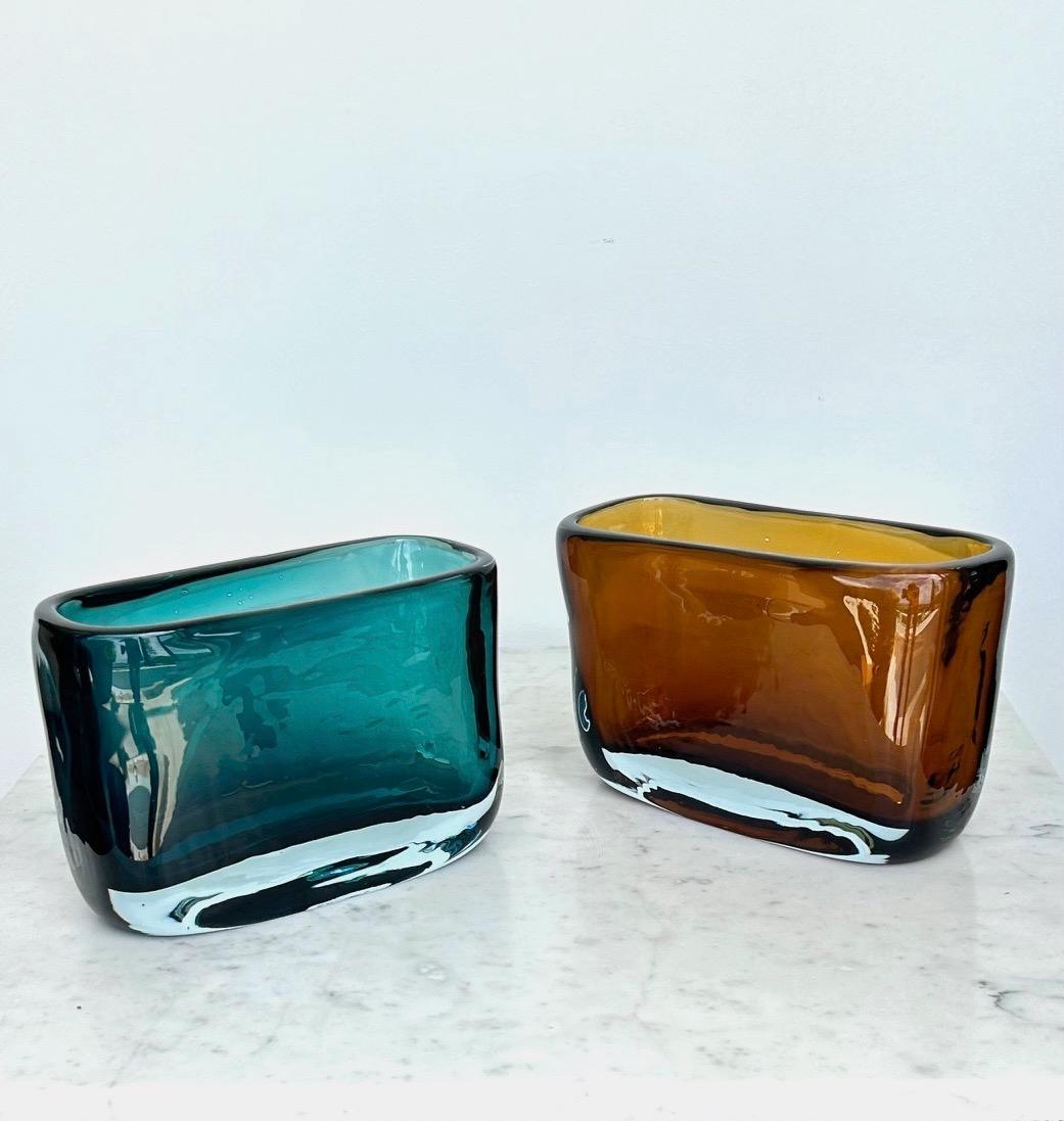 Eleganza e spessore del vaso in vetro degli anni 2000, Italia in vendita 1