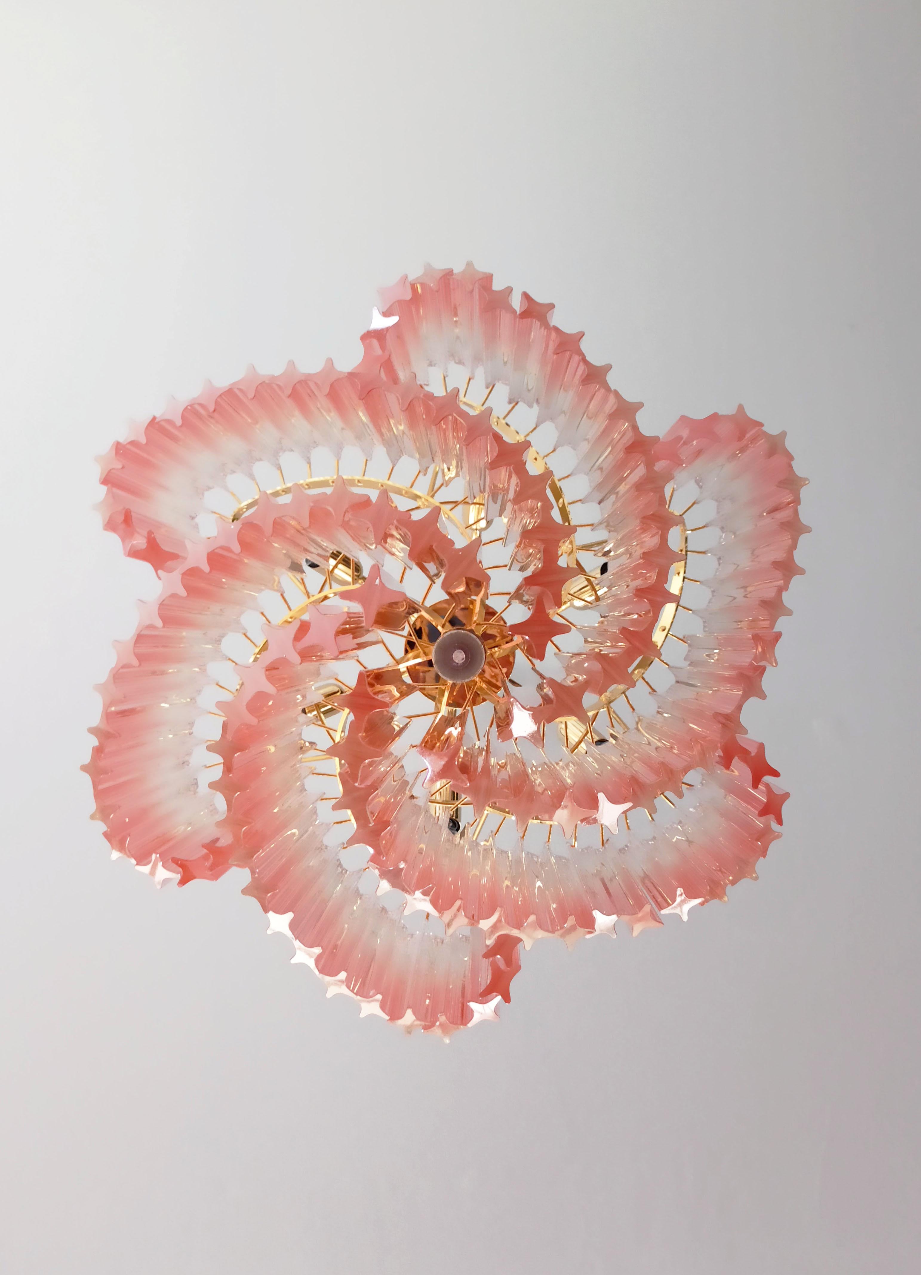 Lustre moderne et élégant et unique en verre de Murano Quadriedri rose en vente 7
