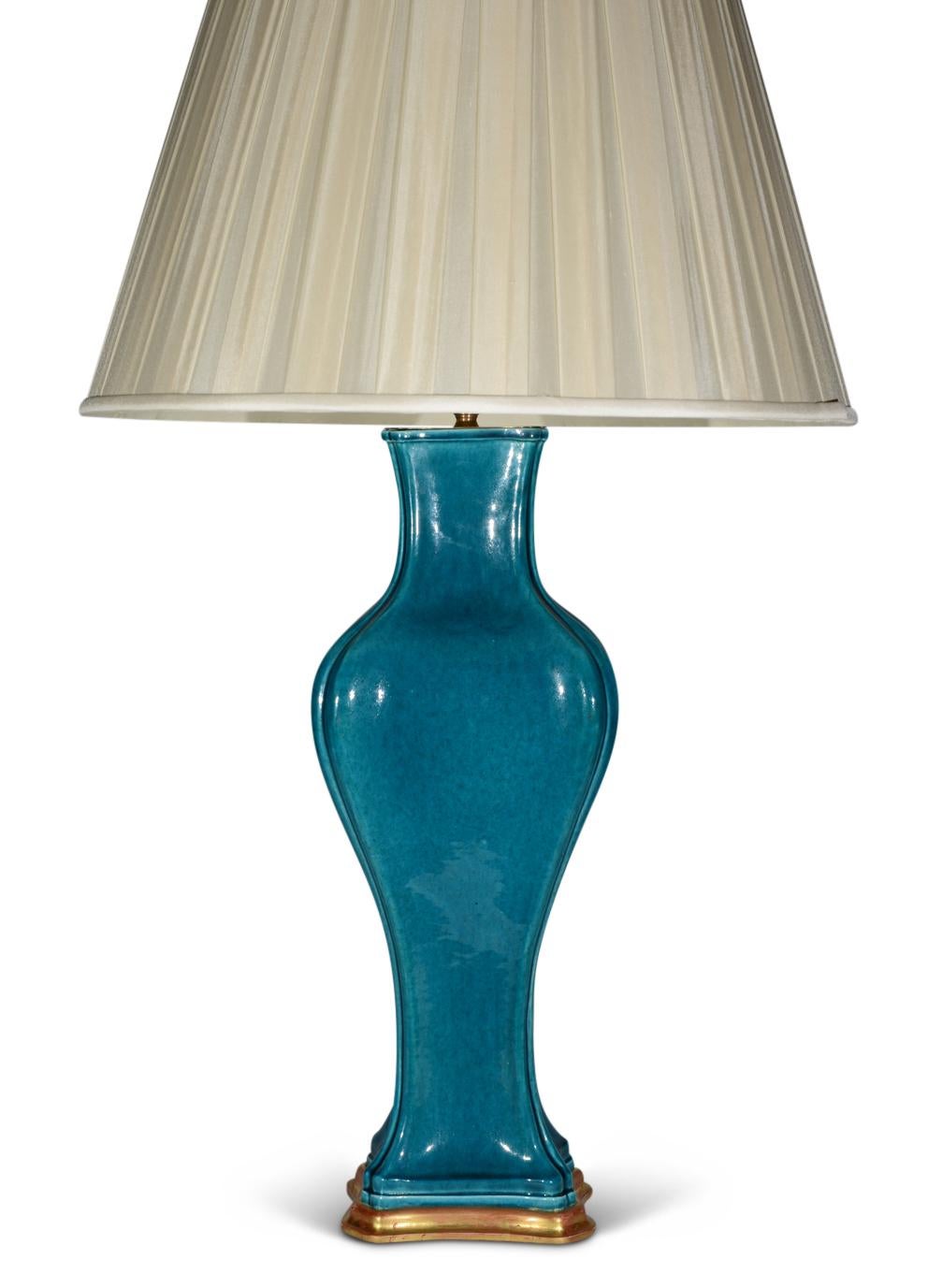 19th Century Elegant Chinese Deep Turquoise Glazed Porcelain Table Lamp For Sale