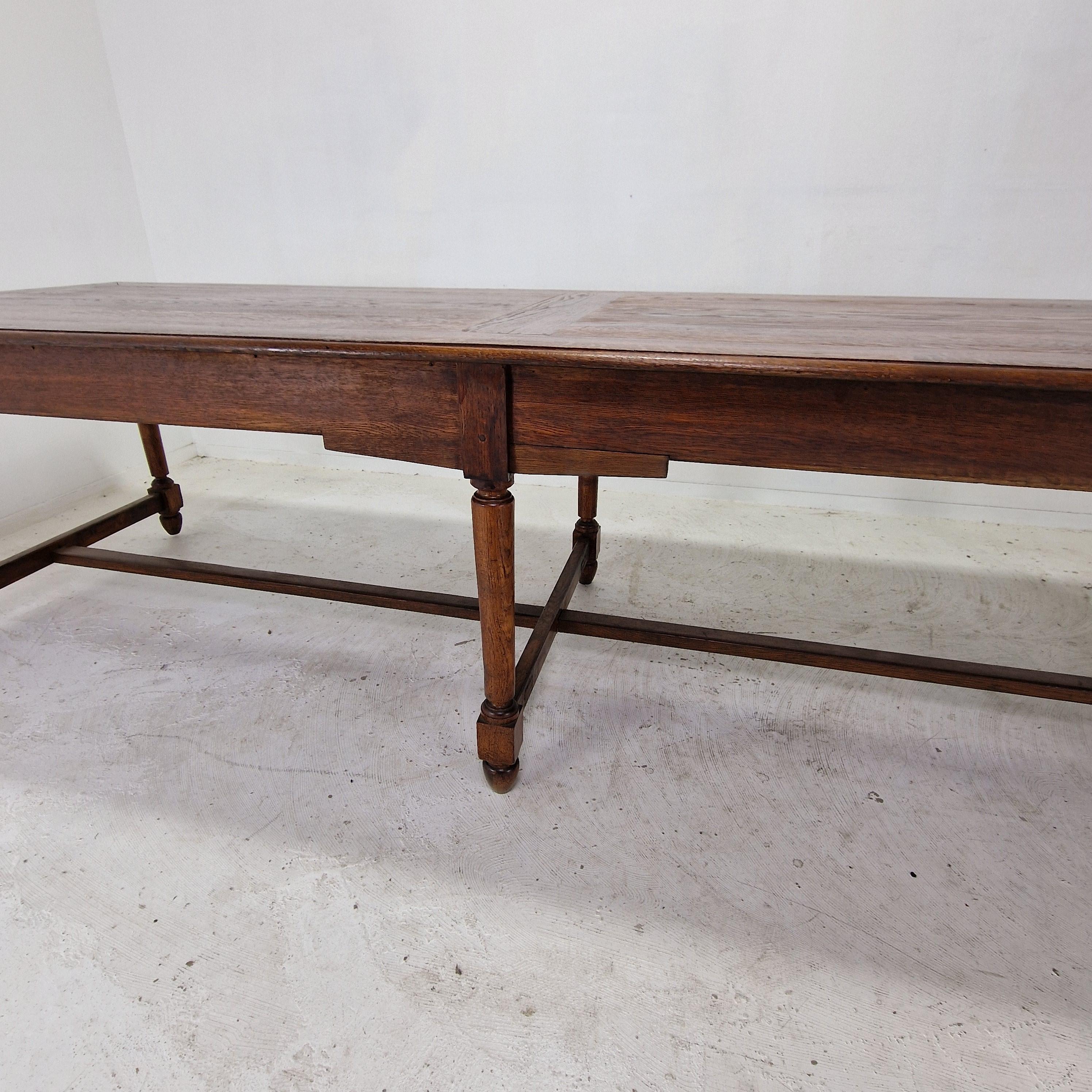Elegant and Very Large French Antique Monastery Dining Table, 19th Century en venta 4