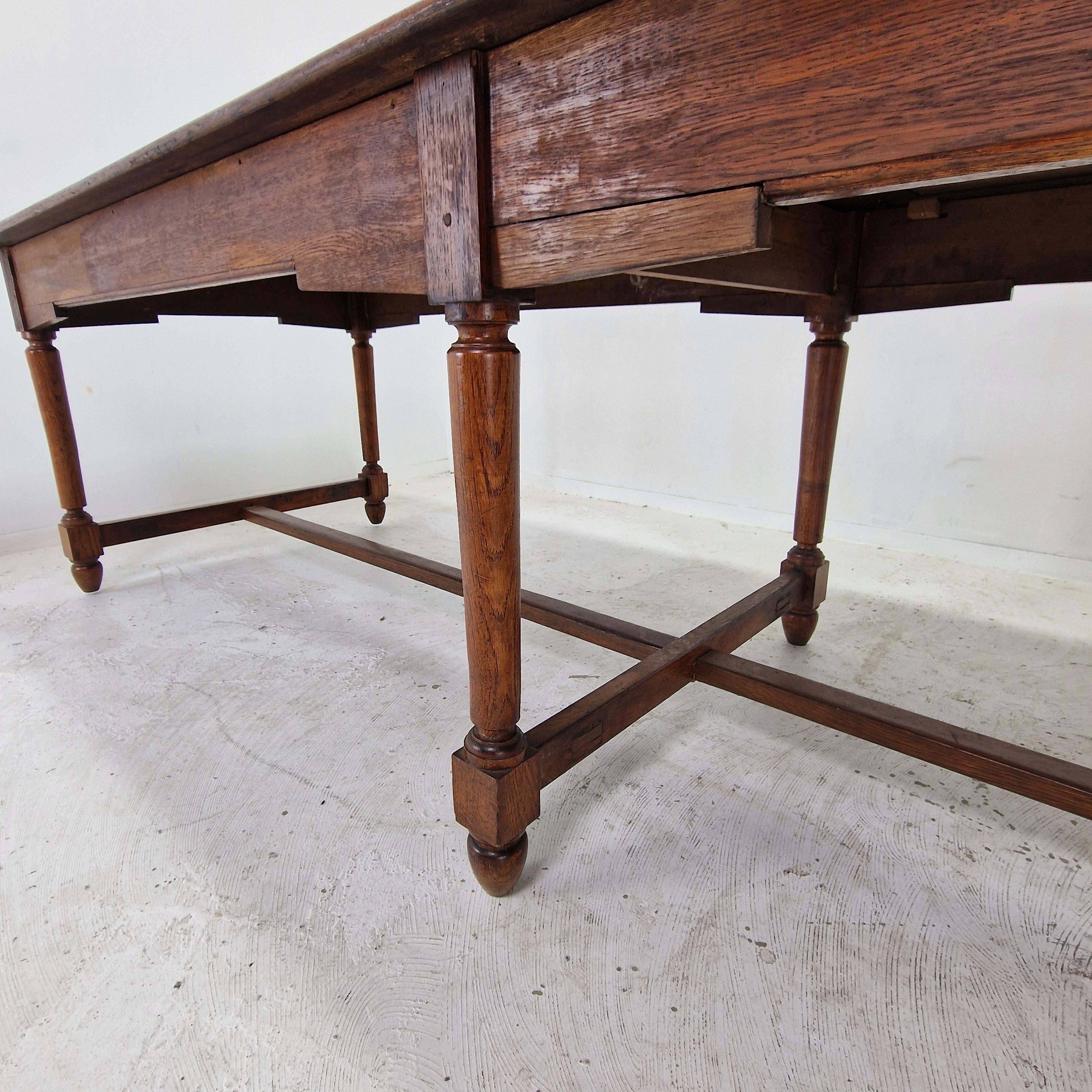 Elegant and Very Large French Antique Monastery Dining Table, 19th Century en venta 7