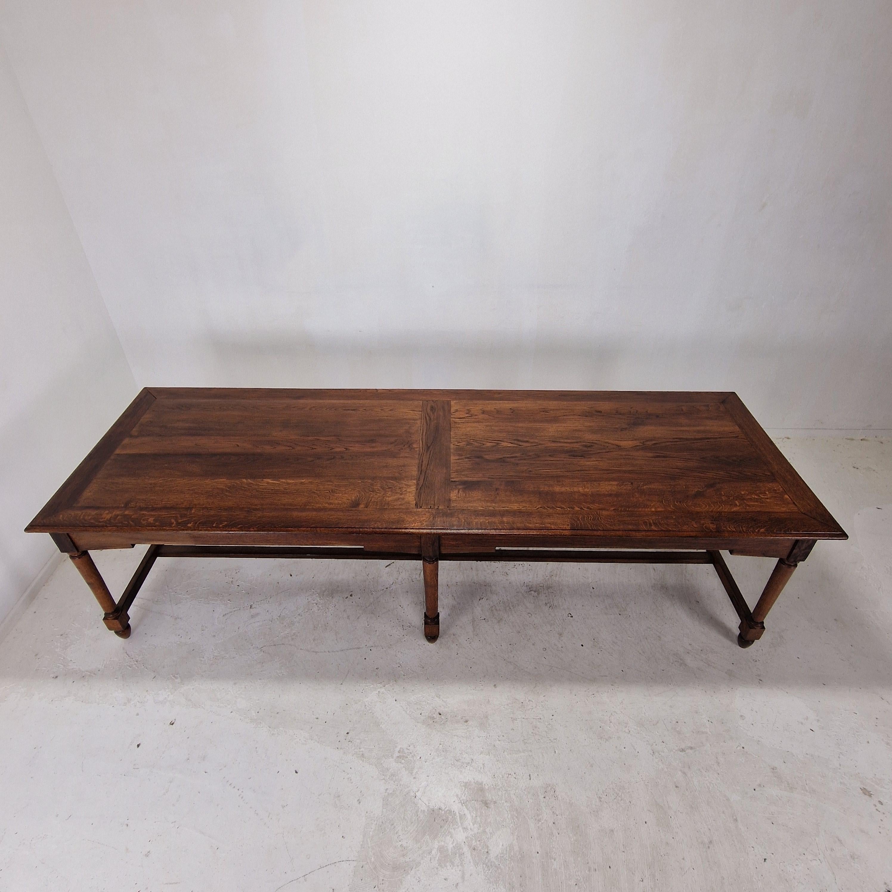 Elegant and Very Large French Antique Monastery Dining Table, 19th Century Madera en venta