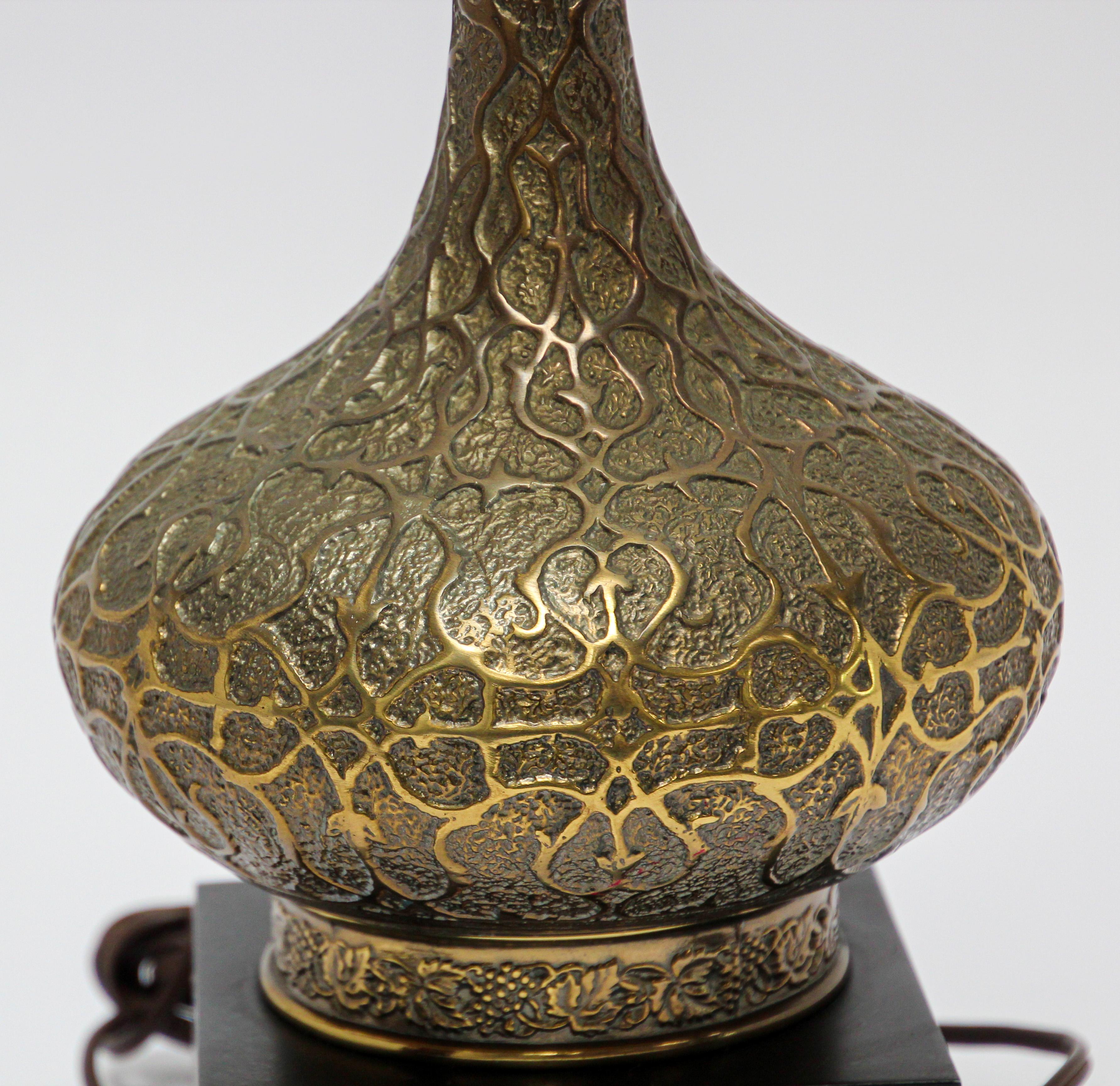 Elegant Moorish Brass Decorative Table Lamp 8