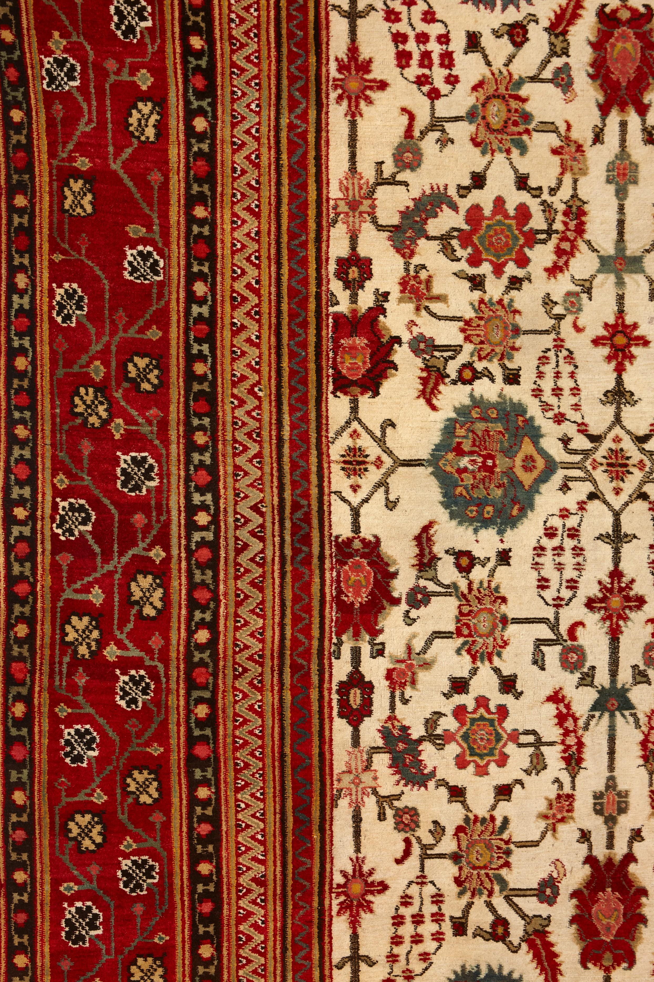 Indien Elegant tapis ancien d'Agra en vente