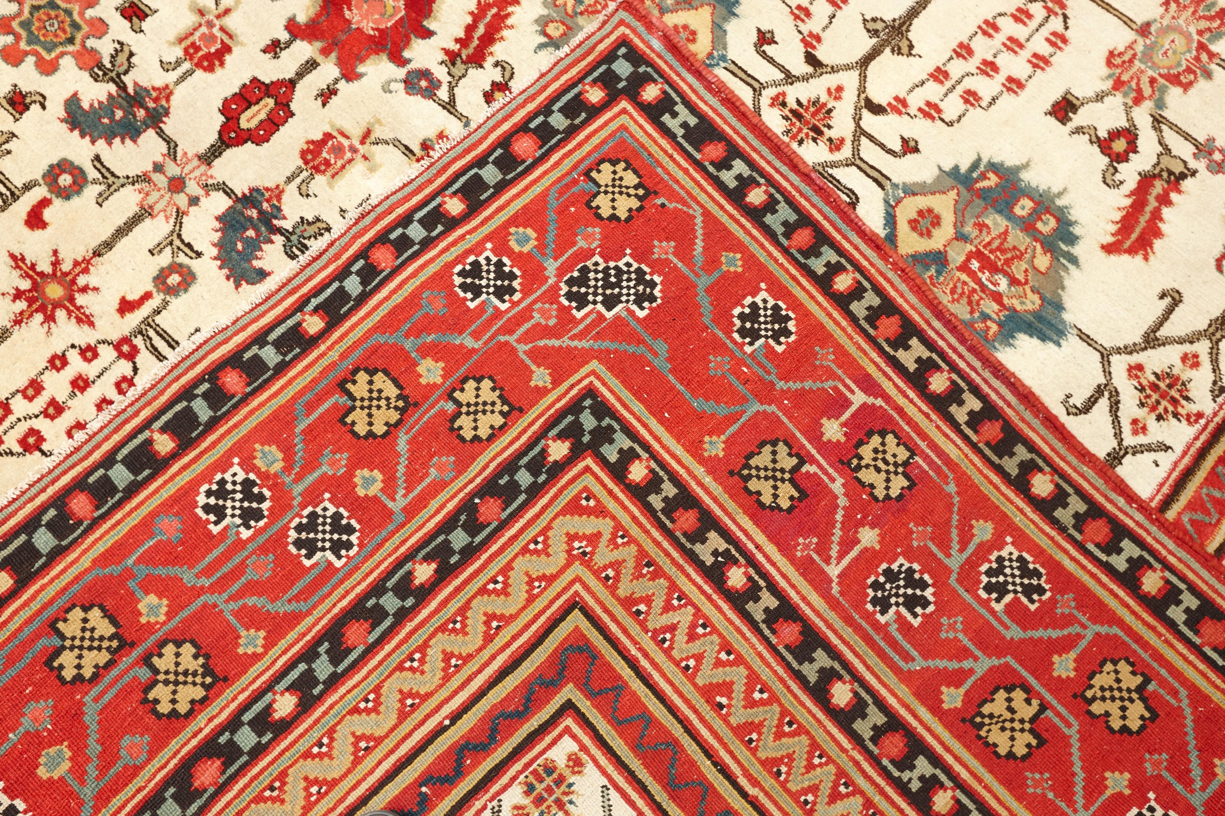 Début du 20ème siècle Elegant tapis ancien d'Agra en vente
