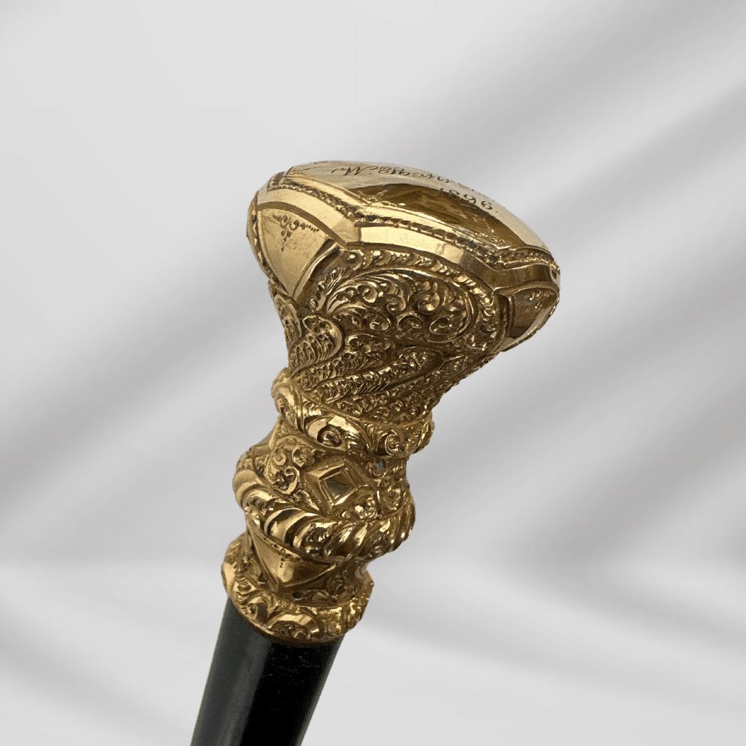Elegant Antique Carved Gold Plate Knob Handle Walking Stick Cane Black In Good Condition For Sale In Jacksonville, FL